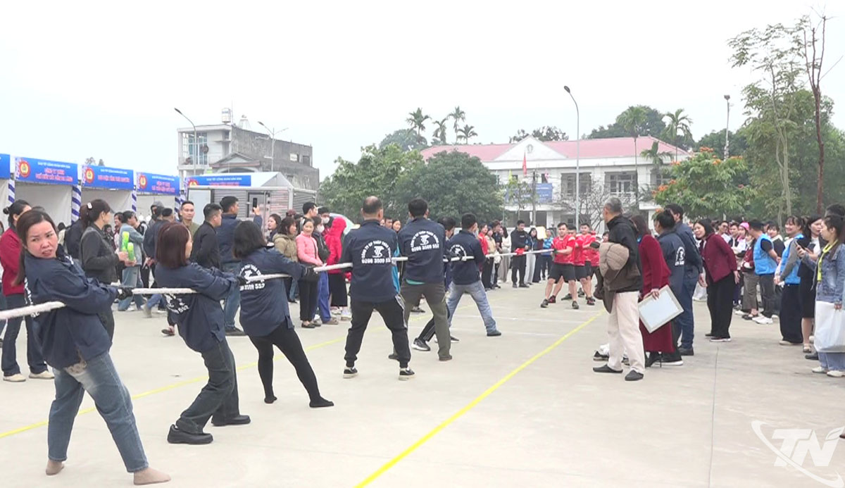 Hoạt động giao lưu, trò chơi dân gian mang đậm không khí Tết cổ truyền