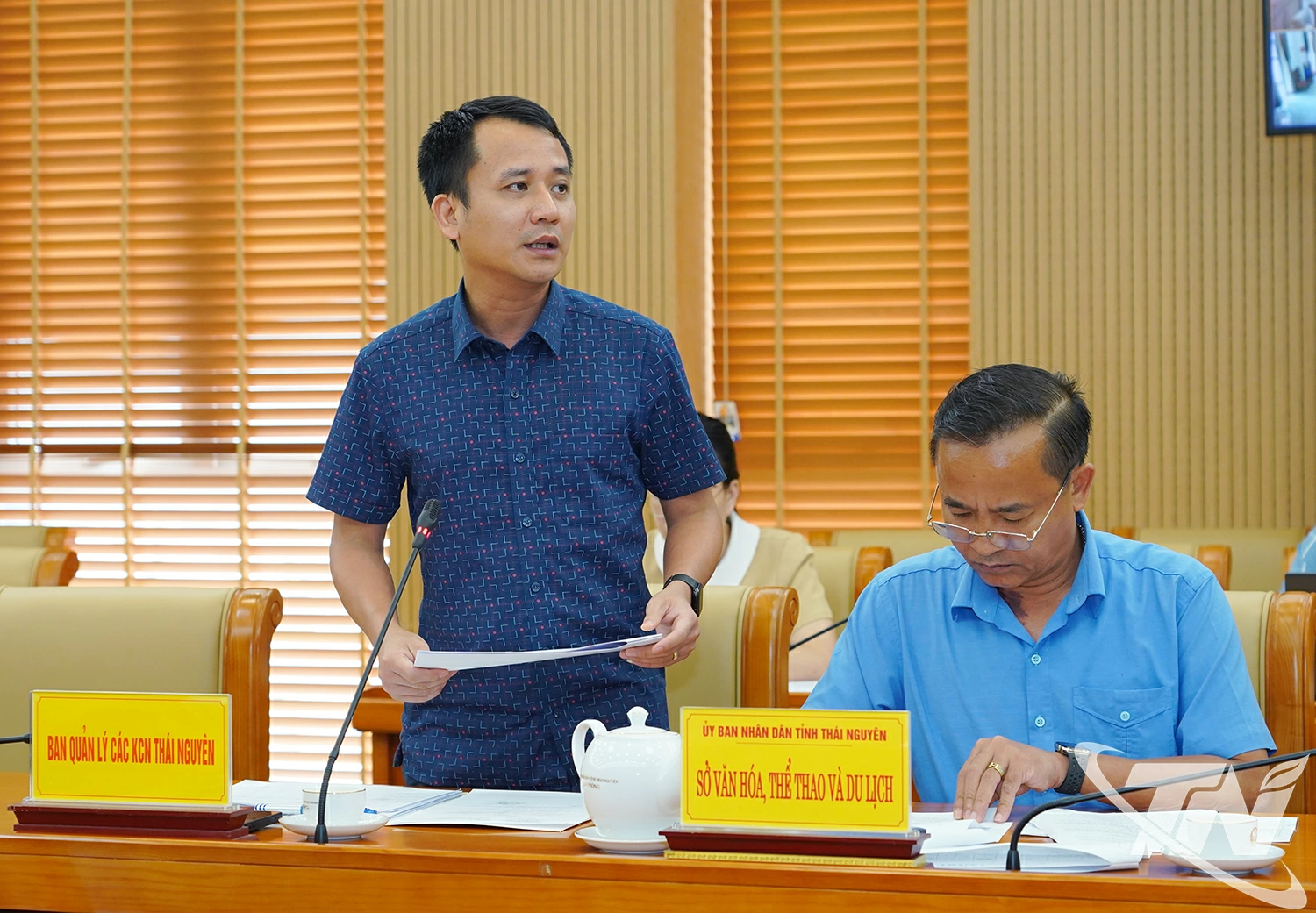 Các ngành, đơn vị báo cáo tiến độ triển khai các dự án.