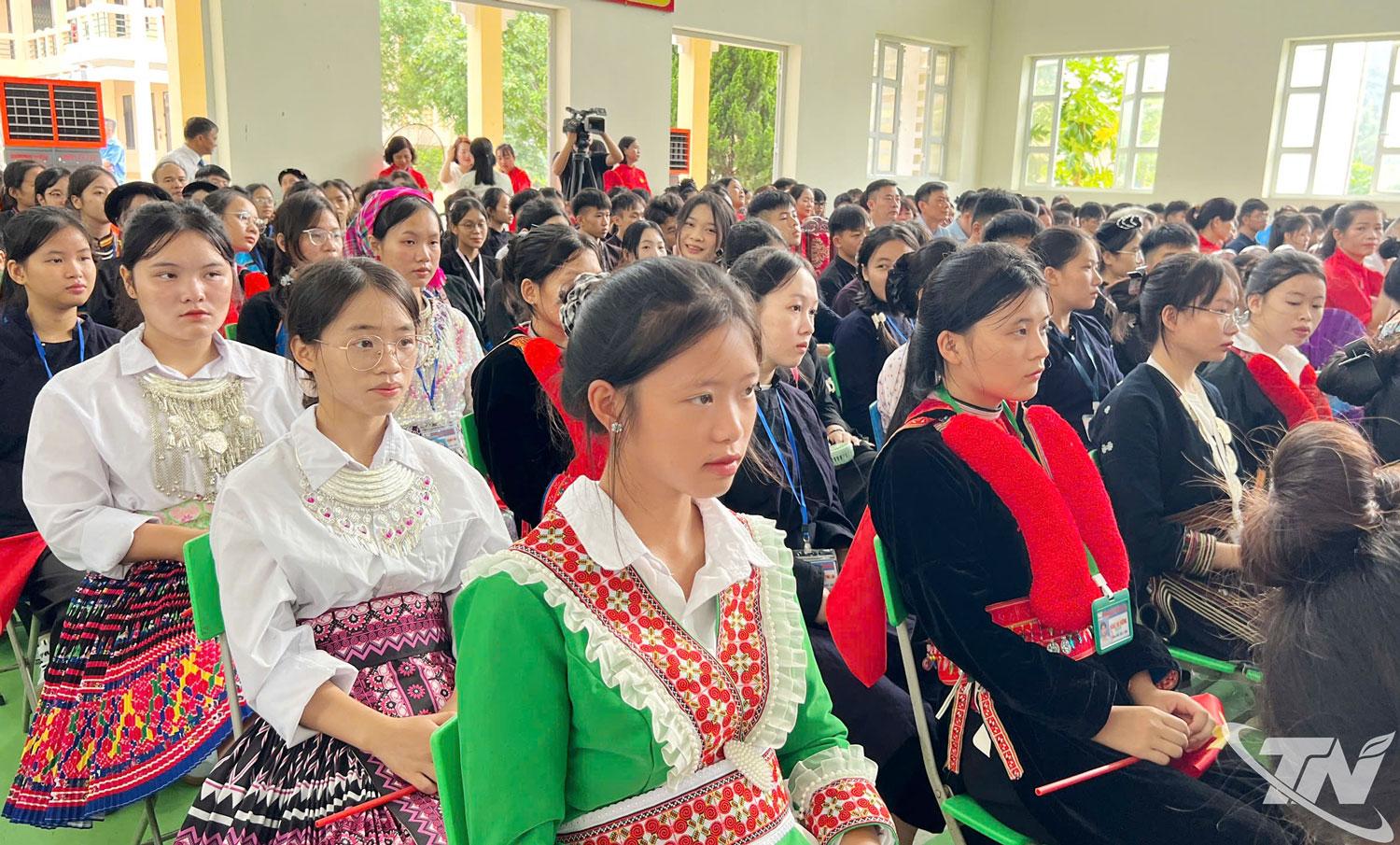 Học sinh Trường Phổ thông Dân tộc nội trú THPT số 2 Thái Nguyên trong ngày khai giảng năm học 2025-2026.