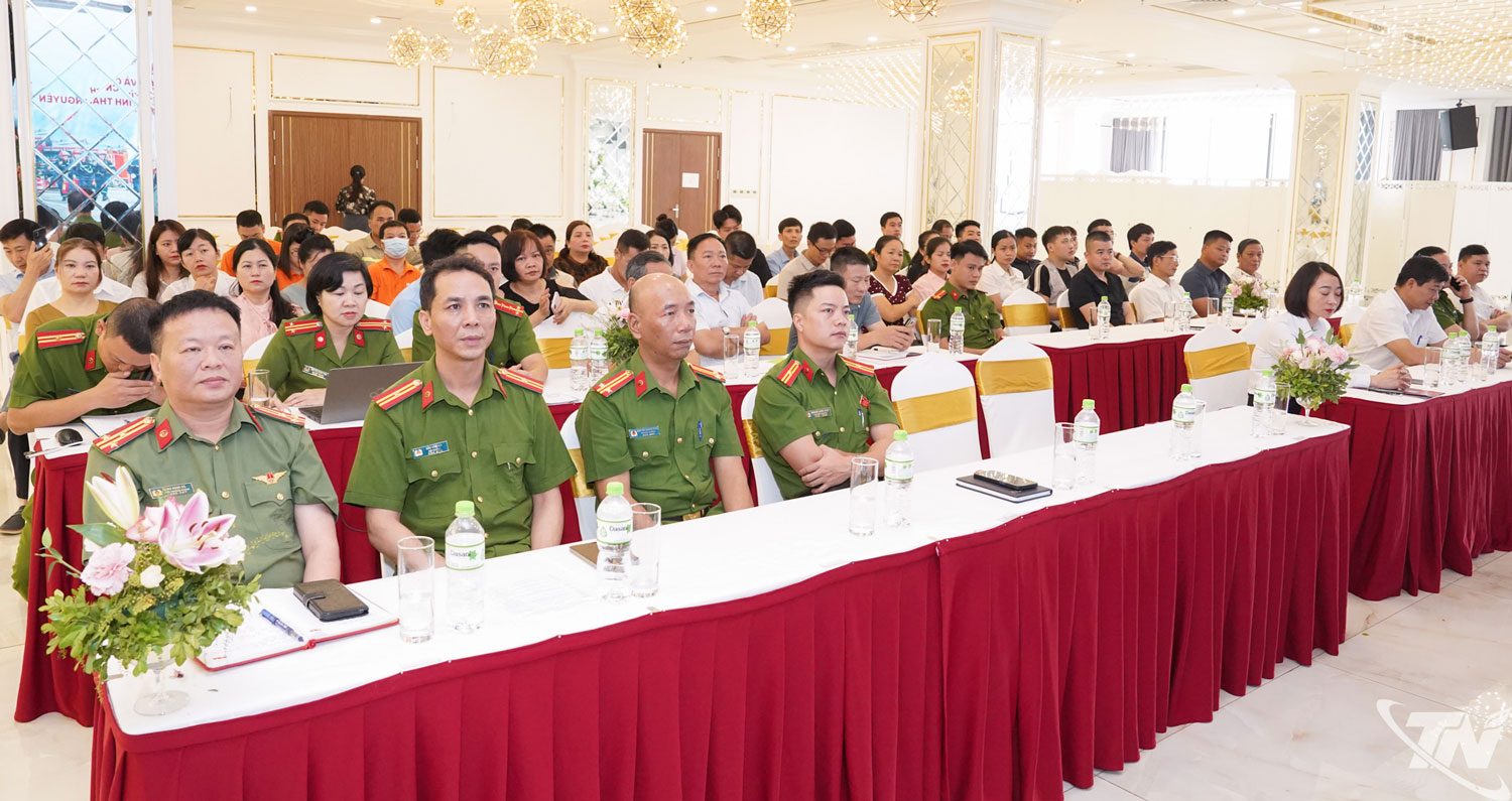 Các đại biểu dự Hội nghị.