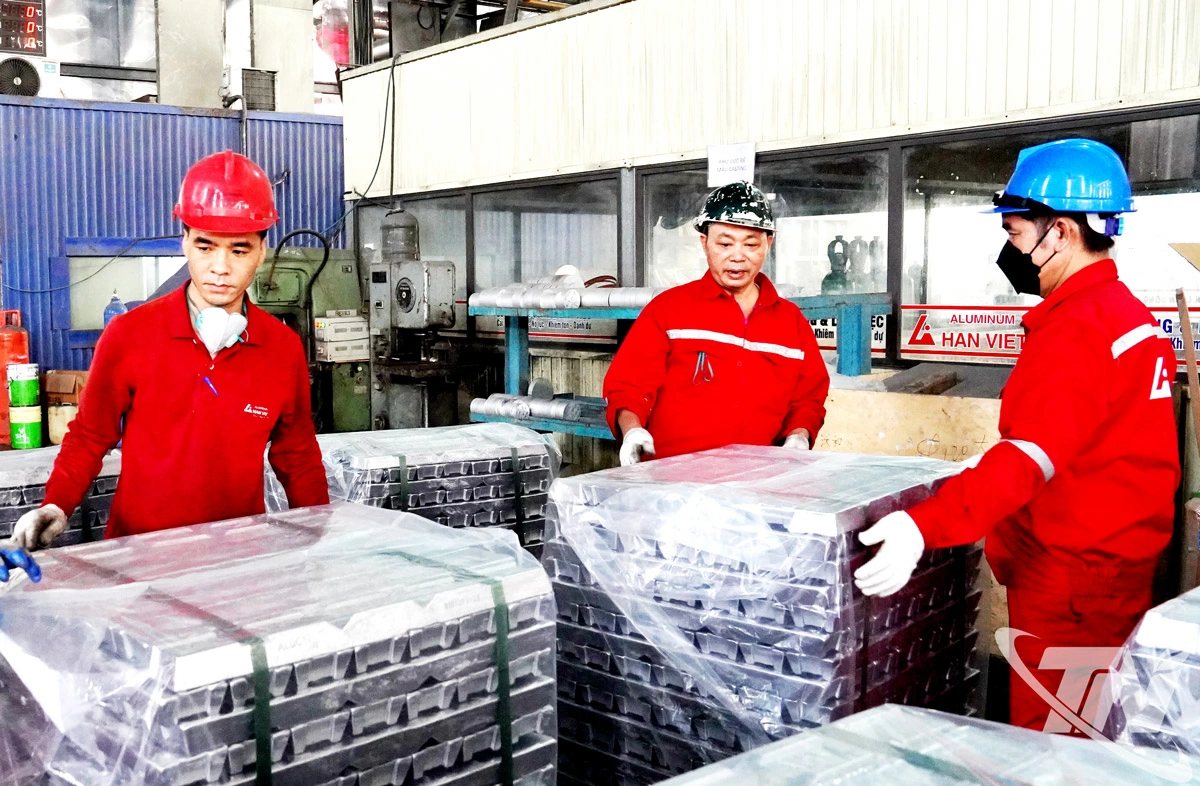 Năm 2025, to&agrave;n tỉnh c&oacute; 1.608 doanh nghiệp th&agrave;nh lập mới với tổng vốn    đăng k&yacute; 12.296 tỷ đồng, c&ugrave;ng 491 doanh nghiệp quay trở lại hoạt động