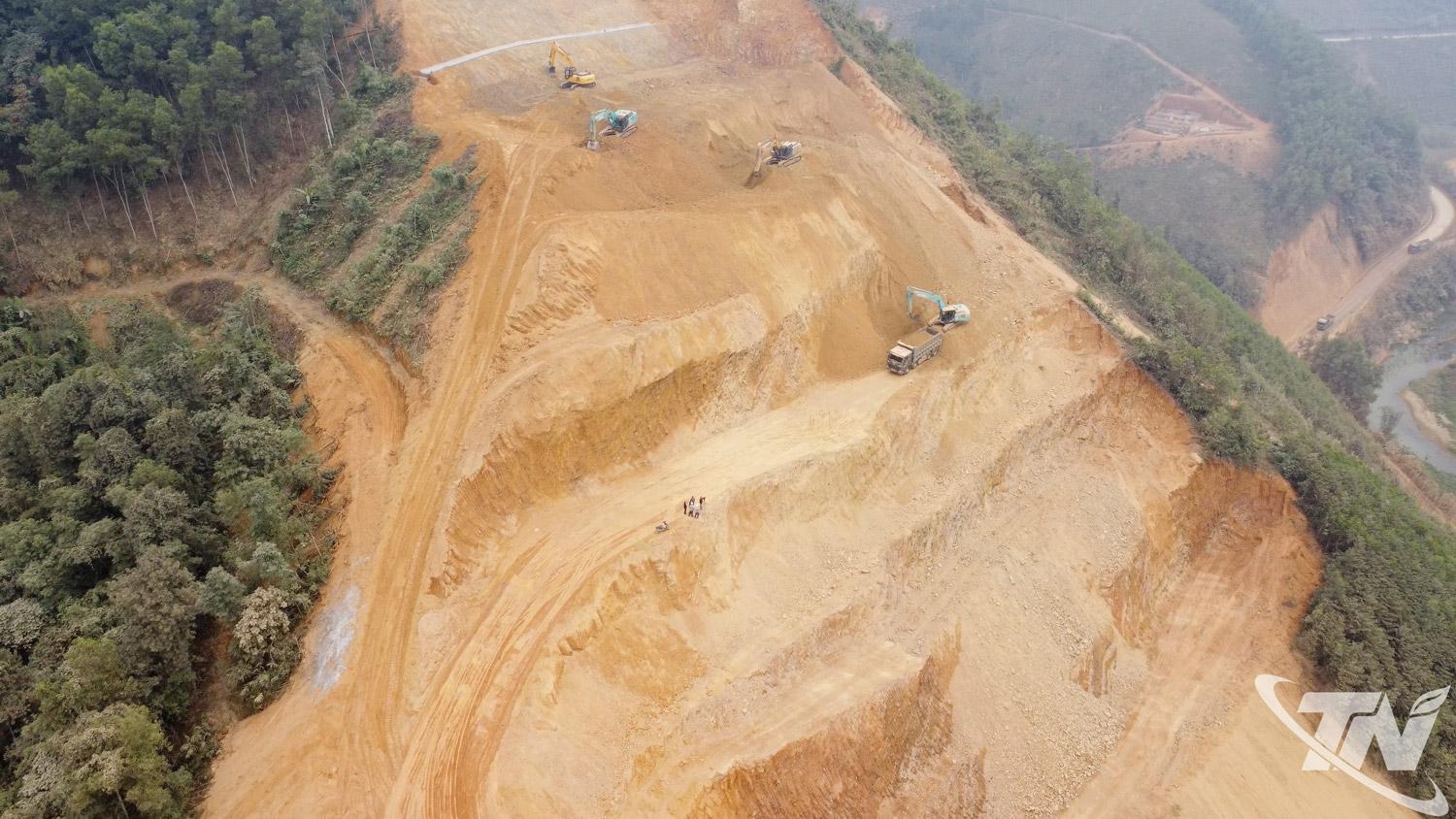 Nhiều hạng mục của Dự án tuyến Chợ Mới - Bắc Kạn được thi công bảo đảm tiến độ.