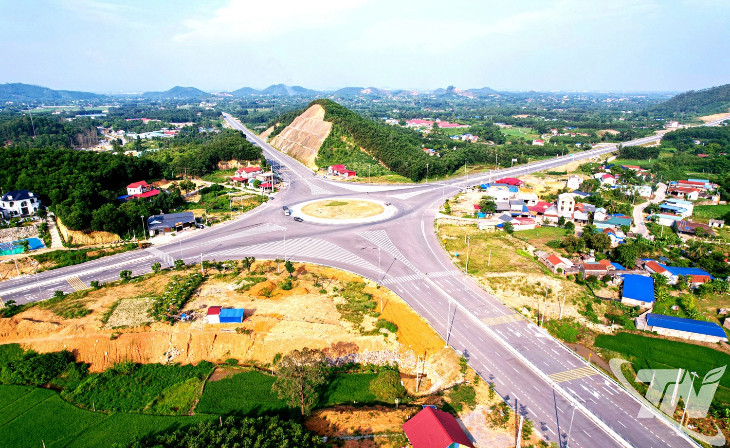 Tuyến đường liên kết, kết nối các tỉnh Bắc Ninh - Thái Nguyên - Phú Thọ (giai đoạn 1) được hoàn thành, đi vào khai thác, mở ra hành lang phát triển công nghiệp - đô thị - dịch vụ hiện đại trên địa bàn các tỉnh.