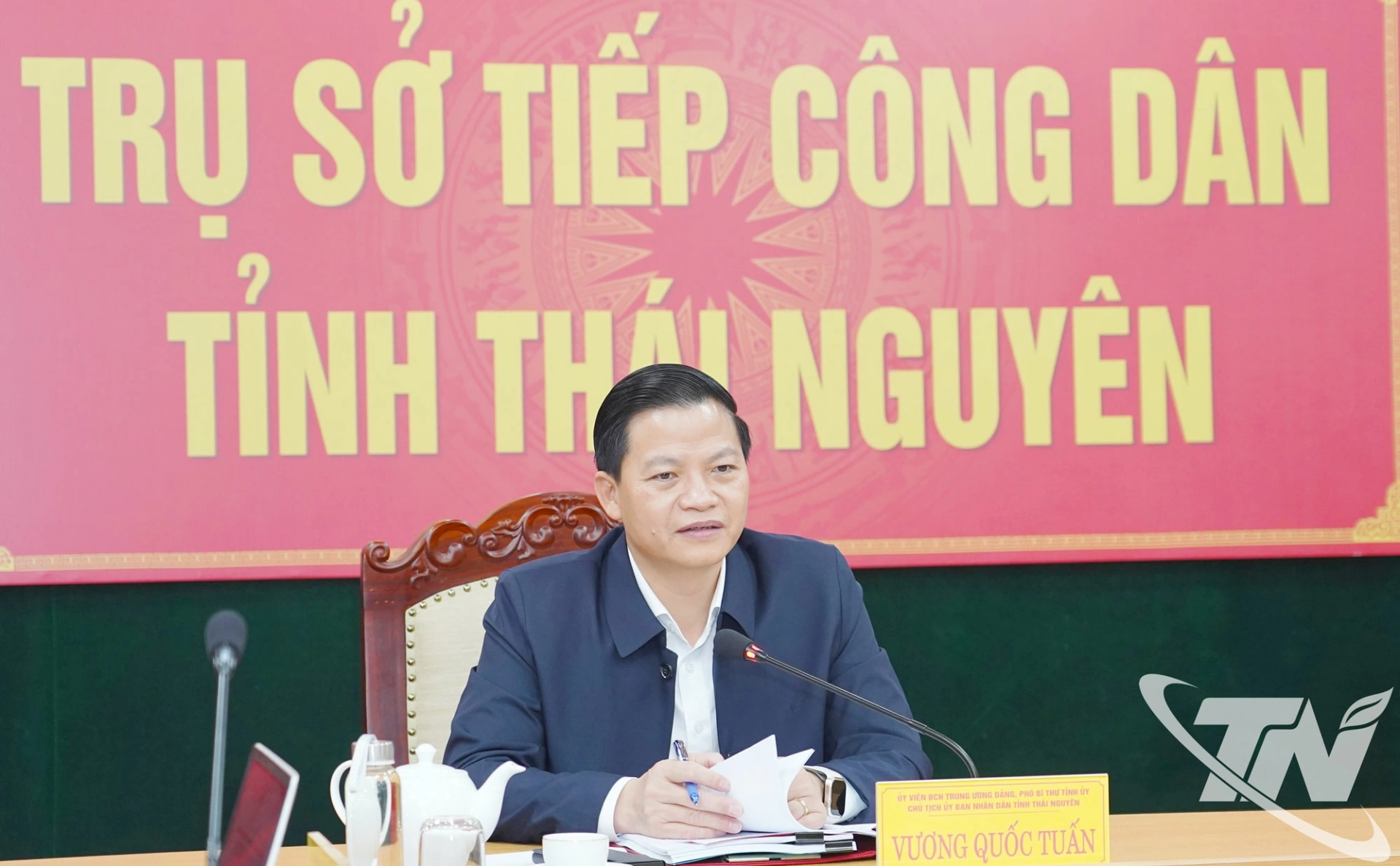 Đồng chí Chủ tịch UBND tỉnh Vương Quốc Tuấn chủ trì buổi tiếp công dân.