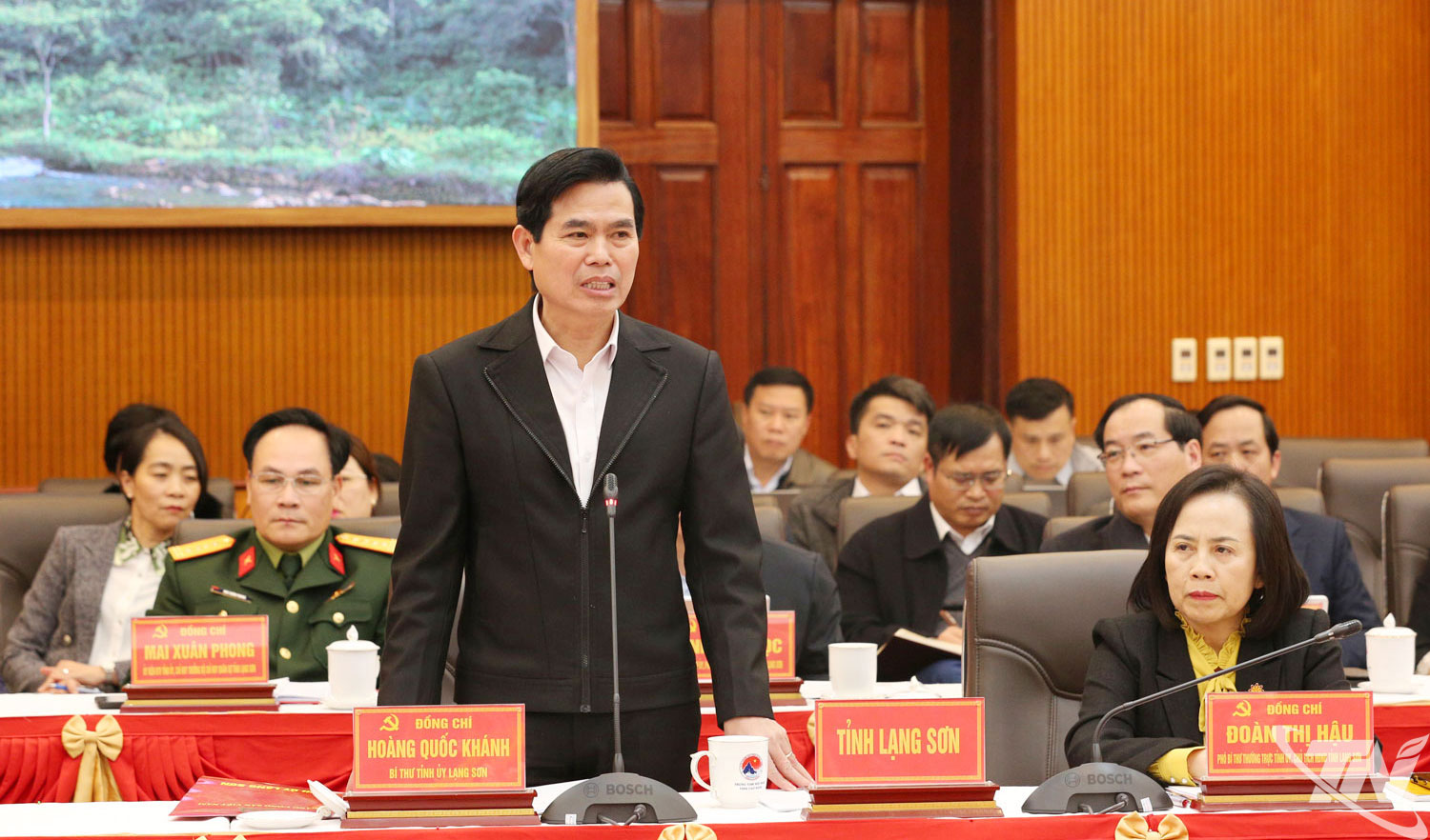 Đồng ch&iacute; B&iacute; thư Tỉnh ủy Lạng Sơn Ho&agrave;ng Quốc Kh&aacute;nh ph&aacute;t biểu tại Hội nghị.