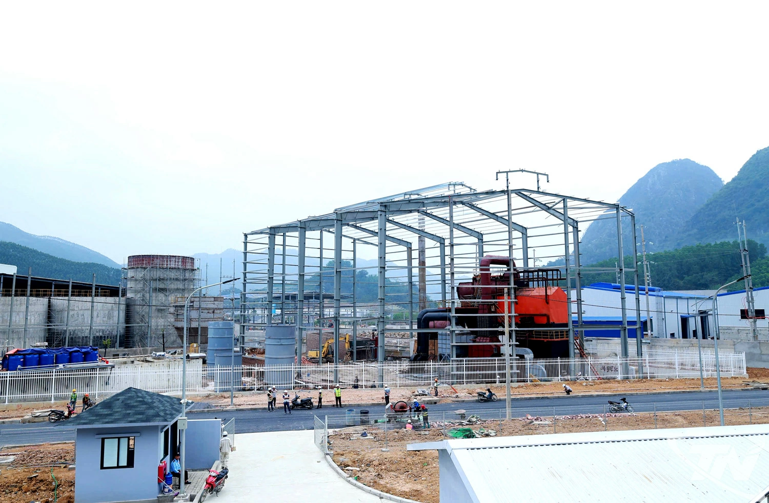 Ngay từ những tháng đầu năm 2026, các xã, phường tại khu vực phía Bắc của tỉnh đã chủ động triển khai đồng bộ nhiều giải pháp nhằm bảo đảm hoàn thành mục tiêu thu ngân sách. Trong ảnh: Cụm công nghiệp Quảng Chu đi vào hoạt động sẽ tạo việc làm cho nhiều lao động địa phương và góp phần tăng nguồn thu ngân sách trên địa bàn xã Chợ Mới.