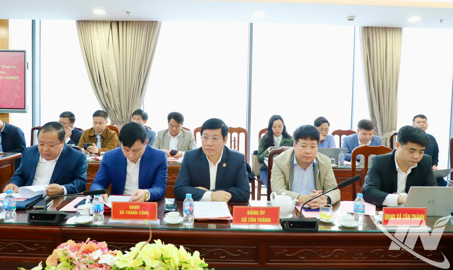 C&aacute;c đại biểu dự buổi l&agrave;m việc.