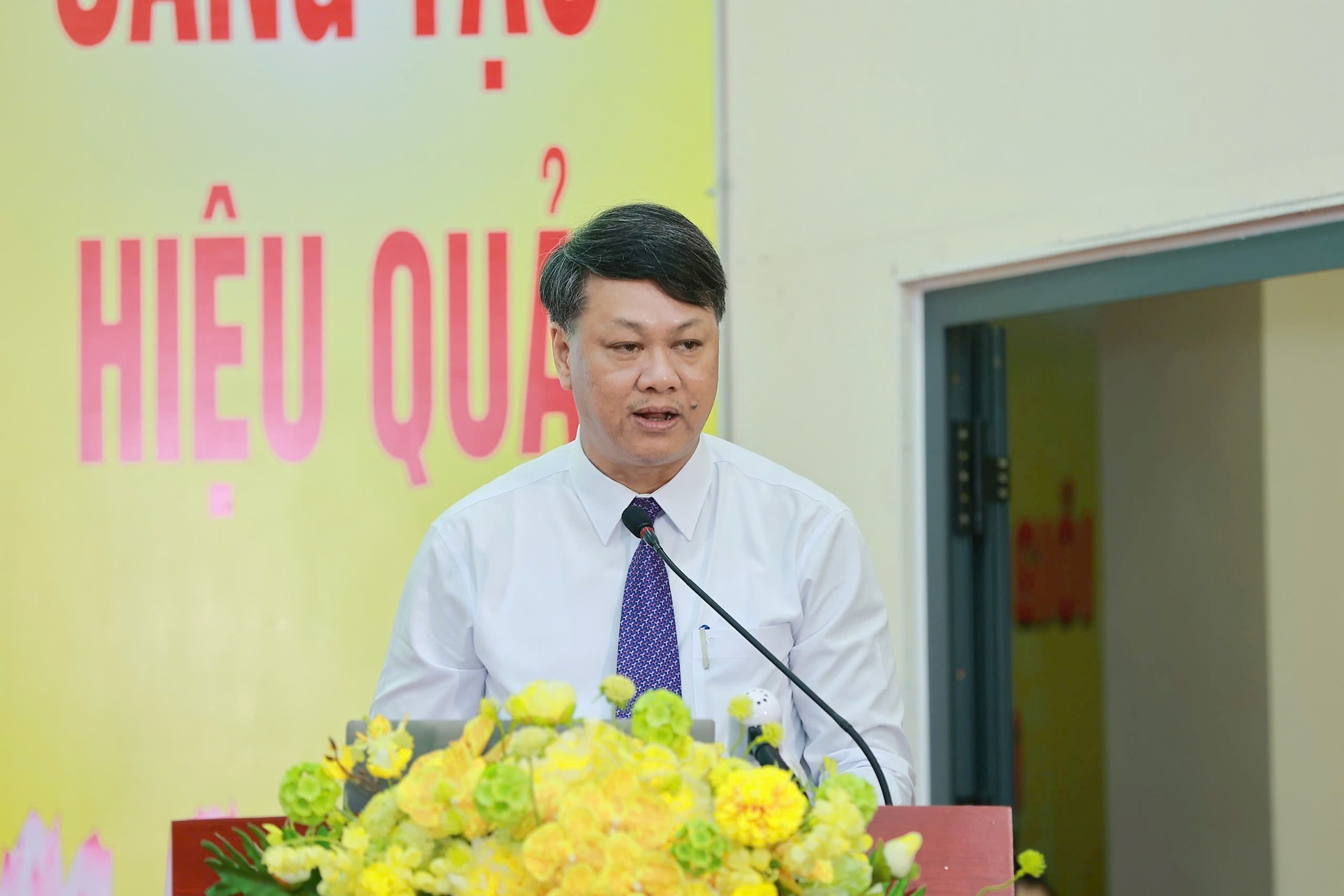 bi-thu.jpg