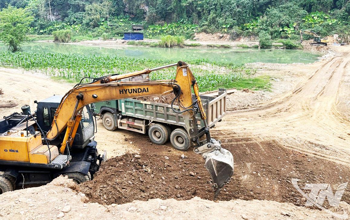 Tuyến đường kết nối x&atilde; Nghi&ecirc;n Loan với x&atilde; Phan Thanh (Cao Bằng) đang được đẩy nhanh tiến độ thi c&ocirc;ng.