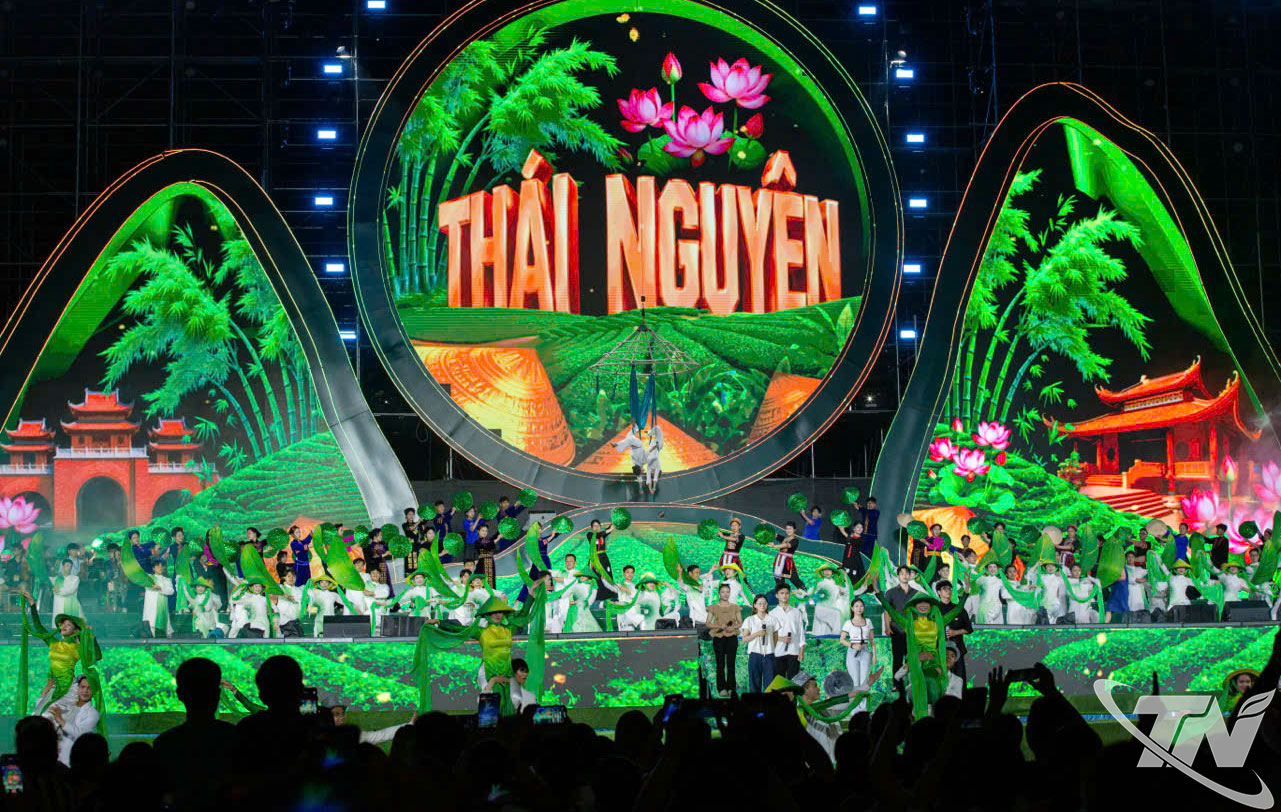 Chương trình nghệ thuật được dàn dựng công phu, đặc sắc.