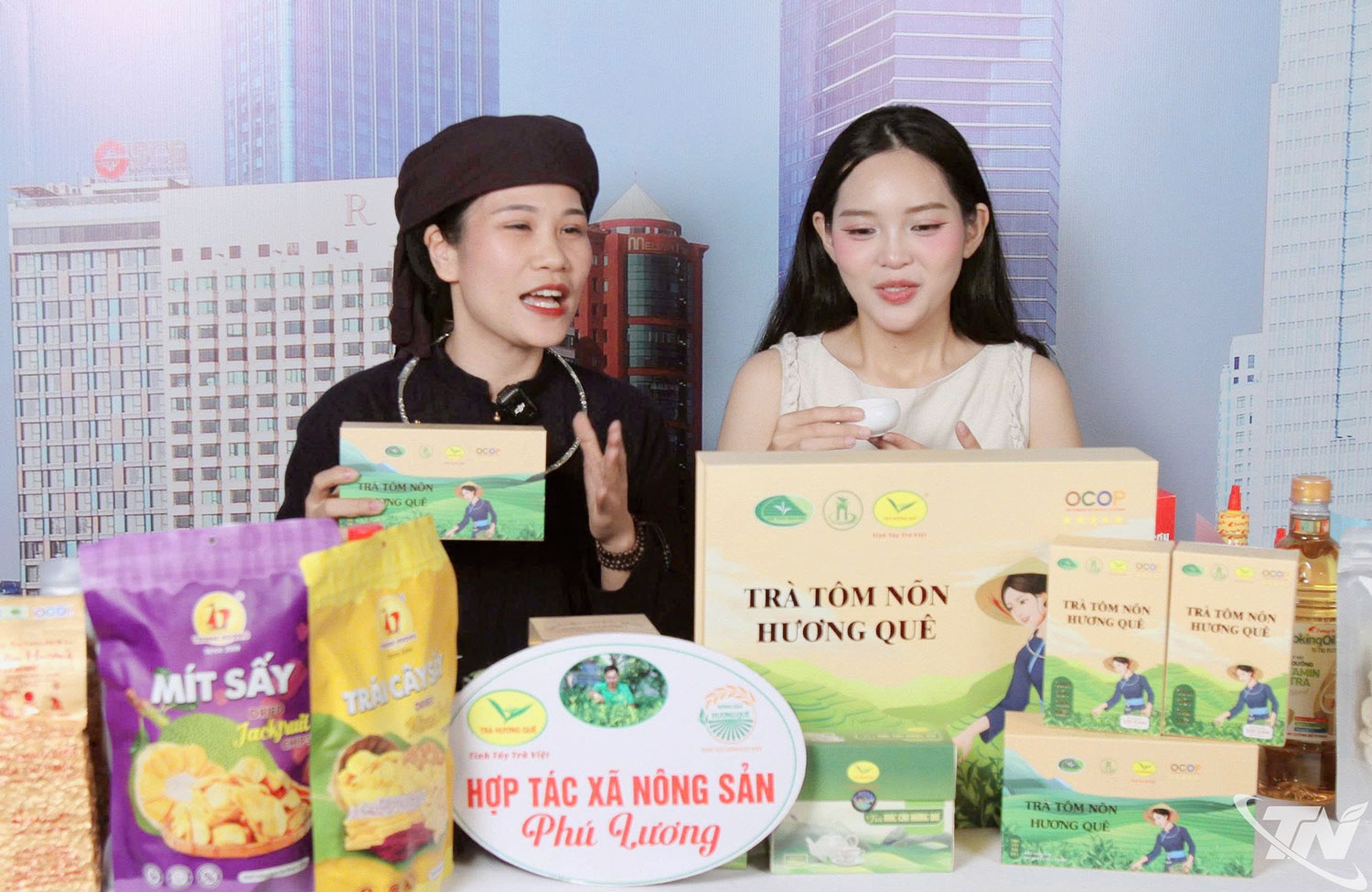 HTX Nông sản Phú Lương thu hút nhiều lao động trẻ tham gia làm việc, góp phần nâng cao hiệu quả sản xuất, kinh doanh.