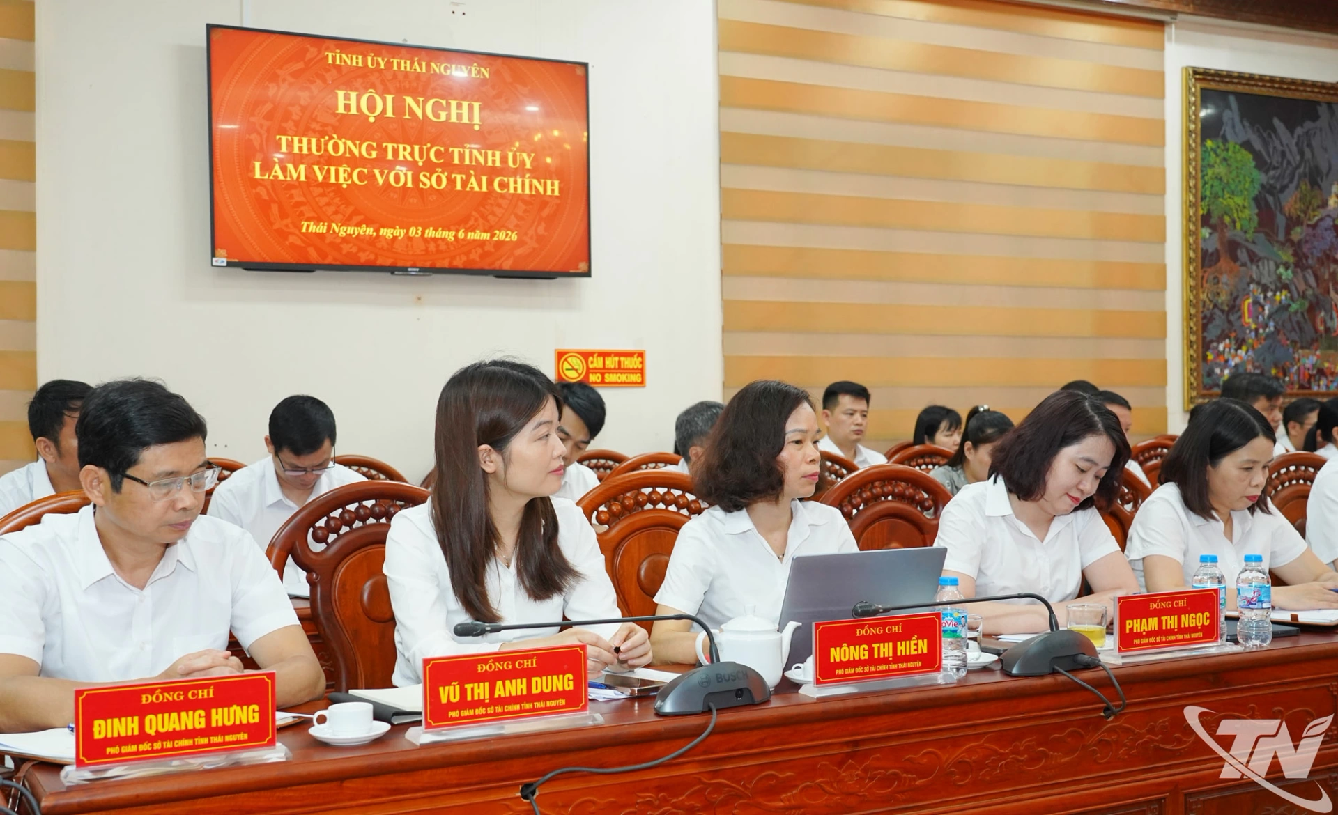 Các đại biểu tham dự.