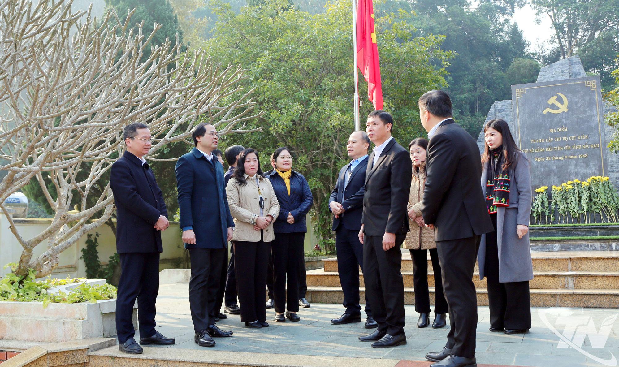 Đồng chí Bí thư Tỉnh ủy chỉ đạo một số nội dung tại Khu Di tích Coỏng Tát (xã Bằng Vân).