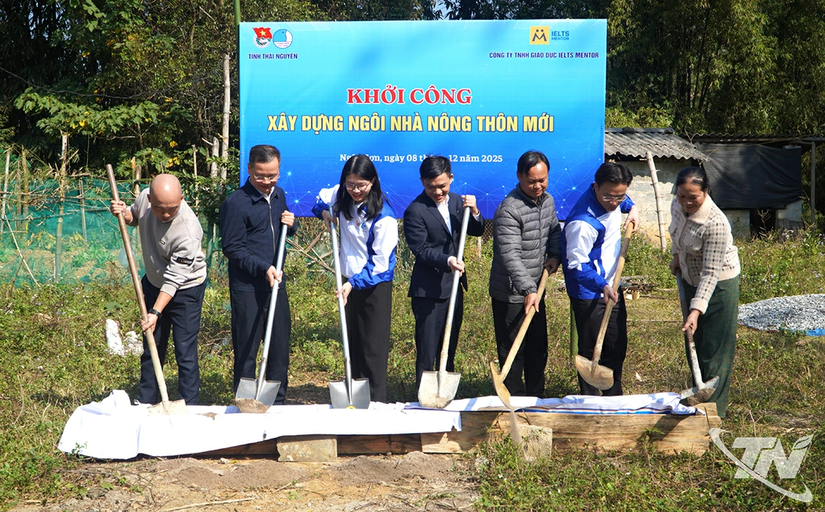 Khởi công xây dựng Nhà Nông thôn mới.