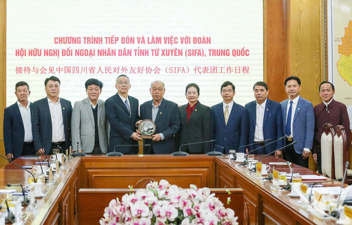 Các doanh nghiệp hai địa phương sẽ đẩy mạnh kết nối, xây dựng chiến lược hợp tác đầu tư, kinh doanh trong thời gian tới.