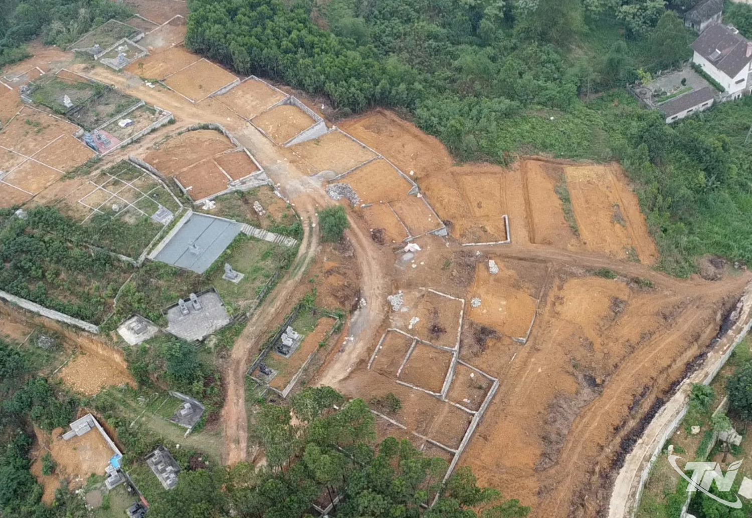 Toàn cảnh khu vực vi phạm  đất công tại tổ dân phố  Gốc Vối 1, Gốc Vối 2.