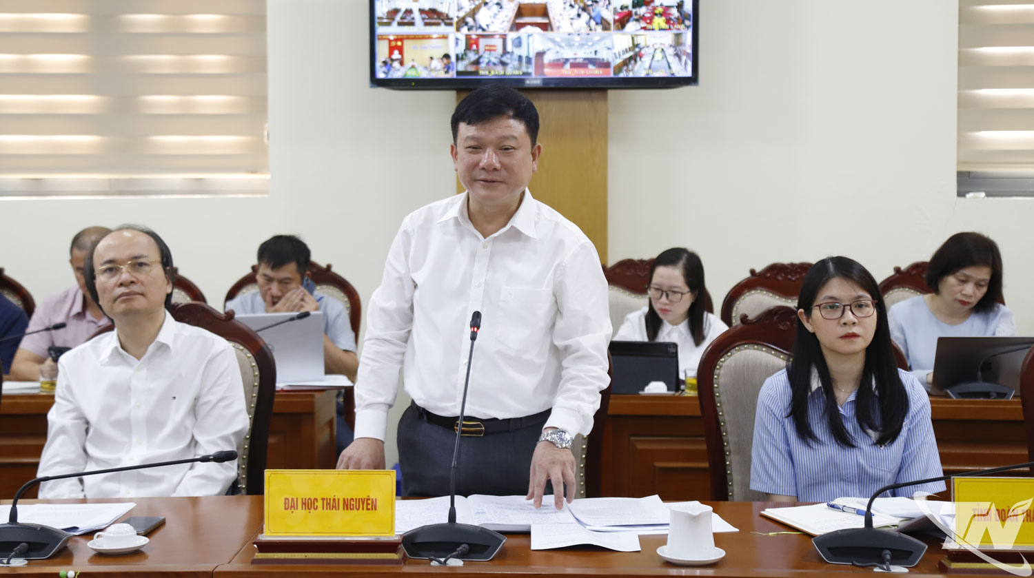 Các đại biểu thảo luận tại Hội nghị.