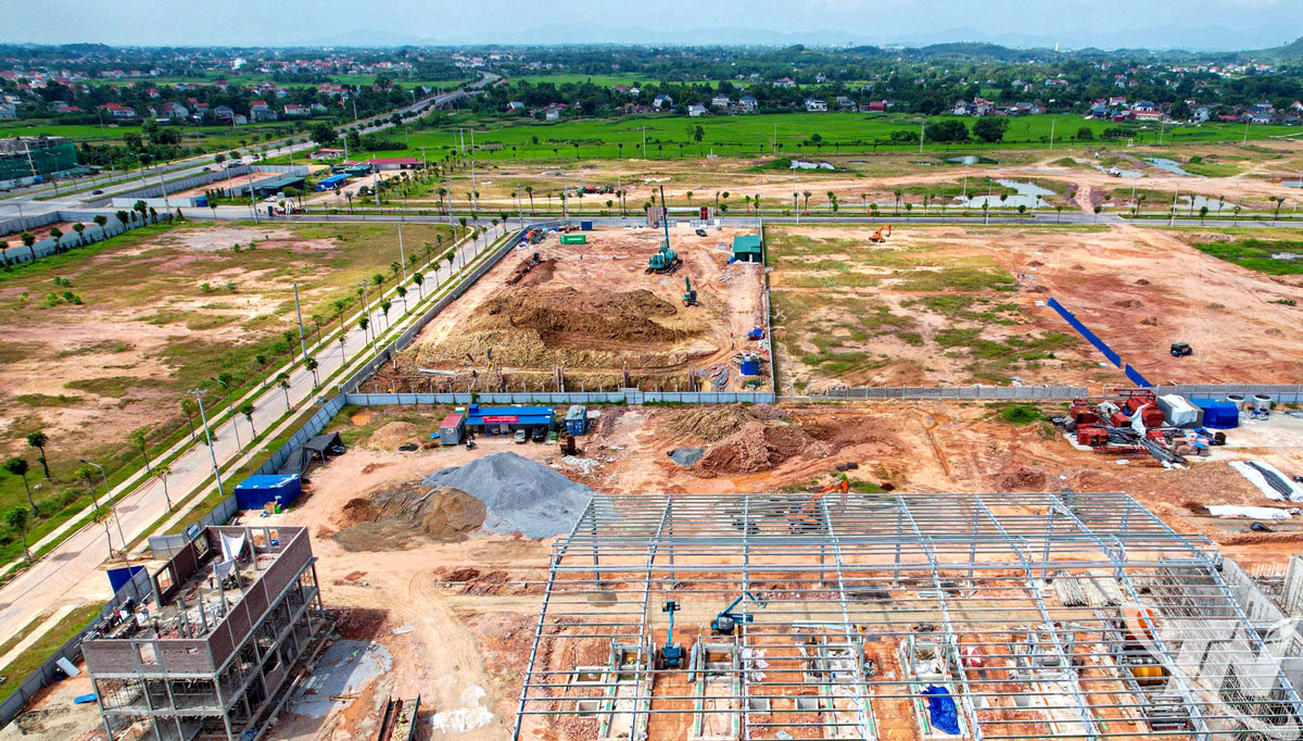 Dự án Cụm công nghiệp Bảo Lý - Xuân Phương do Công ty TNHH Bê tông xây dựng Việt Cường làm chủ đầu tư đã hoàn thành vượt tiến độ. Với diện tích gần 27ha, trong đó có 20ha đất công nghiệp, tổng mức đầu tư 305 tỷ đồng, Dự án được định hướng thu hút các ngành công nghiệp công nghệ cao, thân thiện với môi trường.