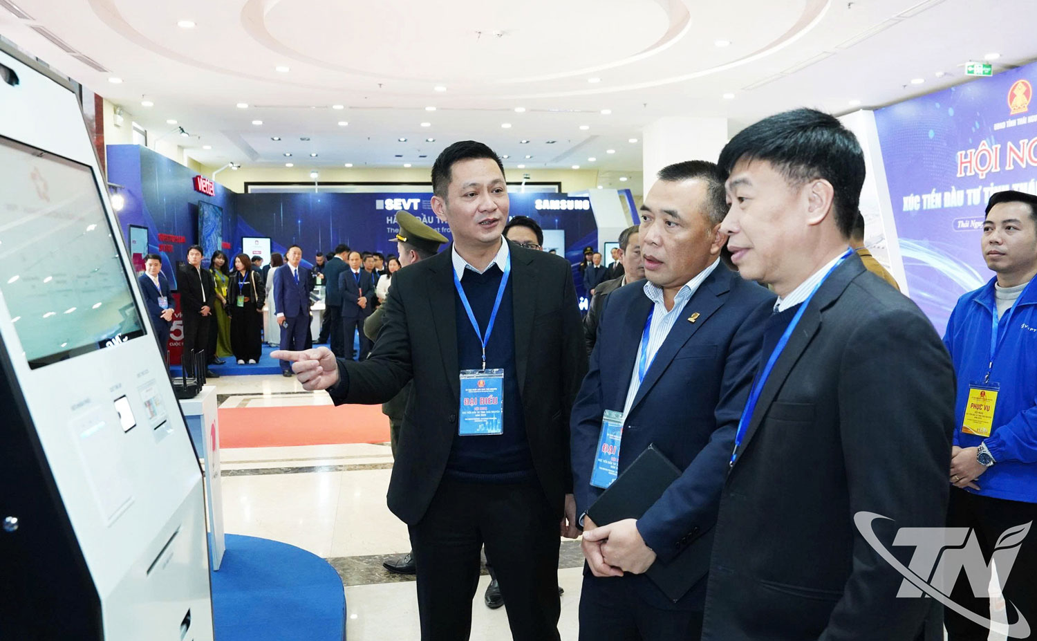 Ngoại giao kinh tế kh&ocirc;ng chỉ nhằm &ldquo;k&eacute;o vốn về&rdquo;&nbsp;m&agrave; c&ograve;n hướng tới &ldquo;đồng h&agrave;nh c&ugrave;ng nh&agrave; đầu tư&rdquo;, c&ugrave;ng giải quyết kh&oacute; khăn, chia sẻ lợi &iacute;ch v&agrave; ph&aacute;t triển l&acirc;u d&agrave;i...