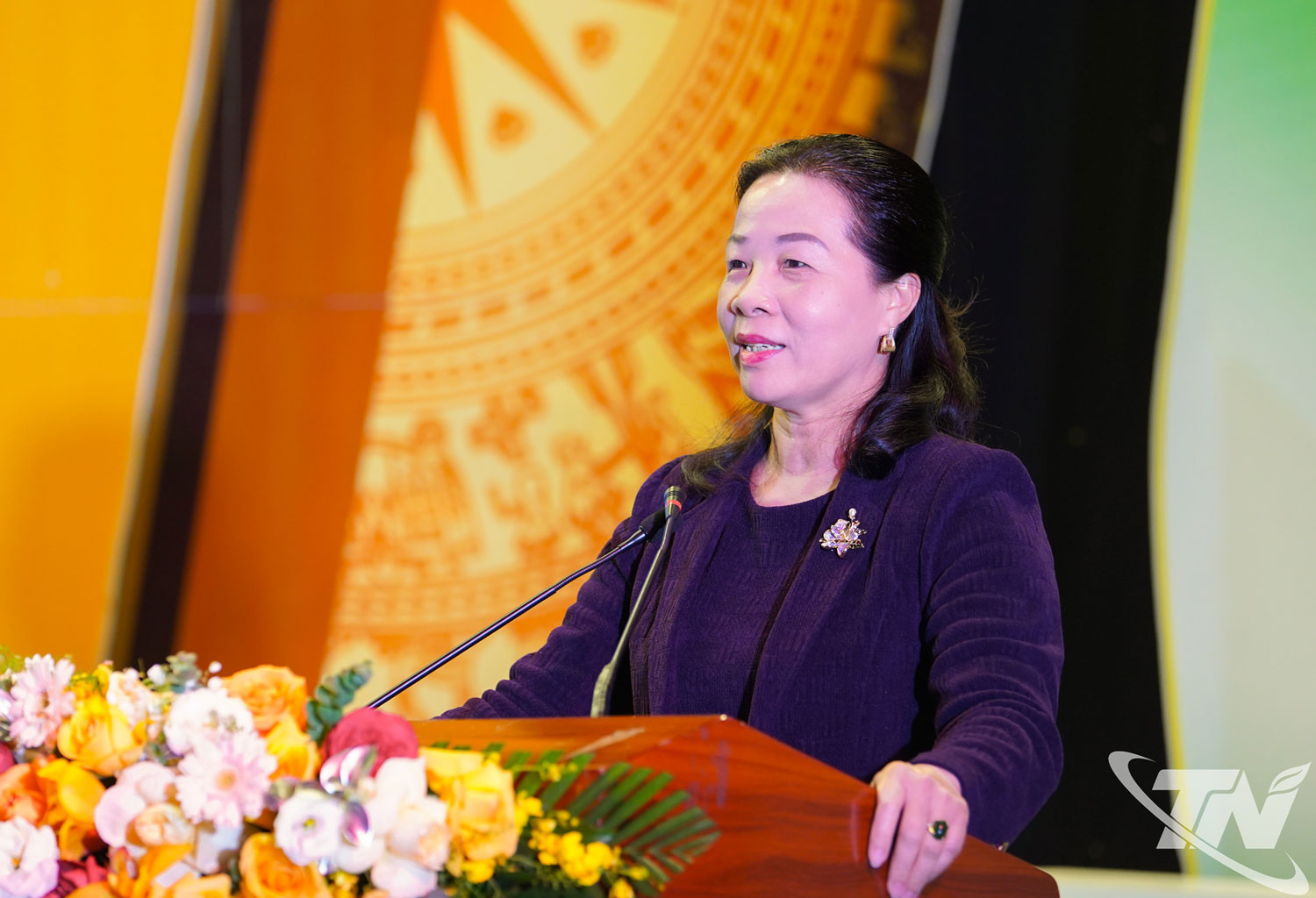 Đồng ch&iacute; Nguyễn Thị Vũ Anh, Ủy vi&ecirc;n Ban Chấp h&agrave;nh Đảng bộ tỉnh, Tổng Bi&ecirc;n tập B&aacute;o v&agrave; Ph&aacute;t thanh, Truyền h&igrave;nh Th&aacute;i Nguy&ecirc;n, ph&aacute;t biểu tại Hội nghị.