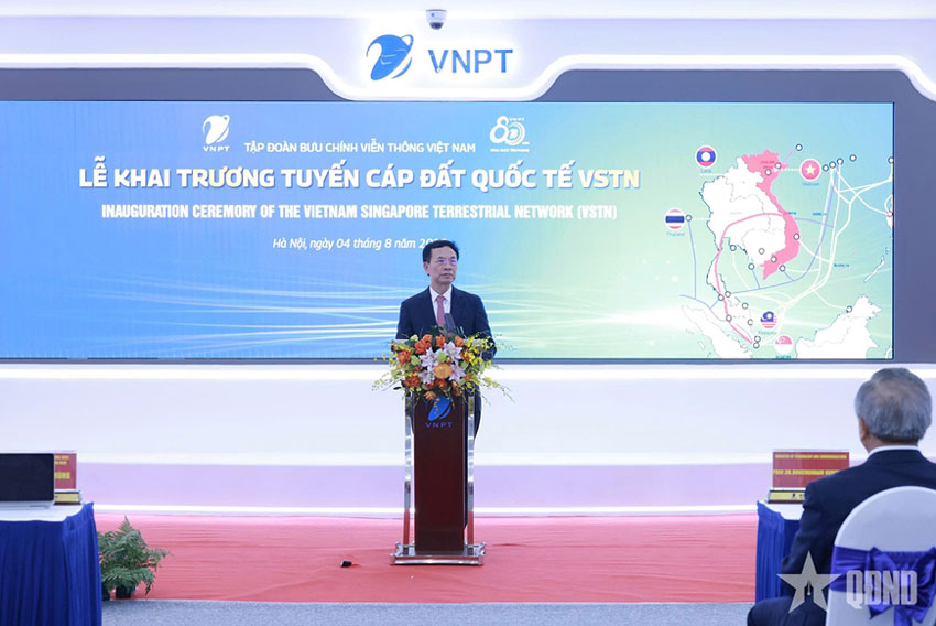 Bộ trưởng Bộ Khoa học và Công nghệ Nguyễn Mạnh Hùng phát biểu tại lễ khai trương. 