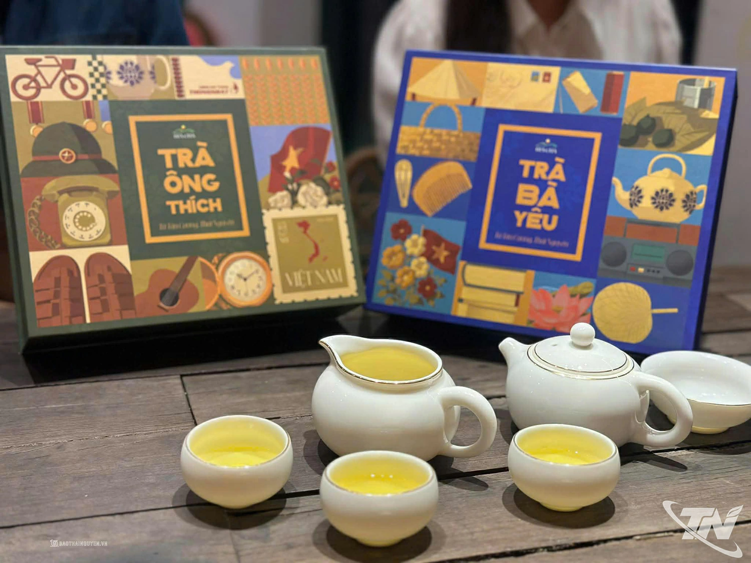 Hai sản phẩm vỏ hộp được HTX Trà và du lịch cộng đồng Thái Sinh dùng AI để thiết kế