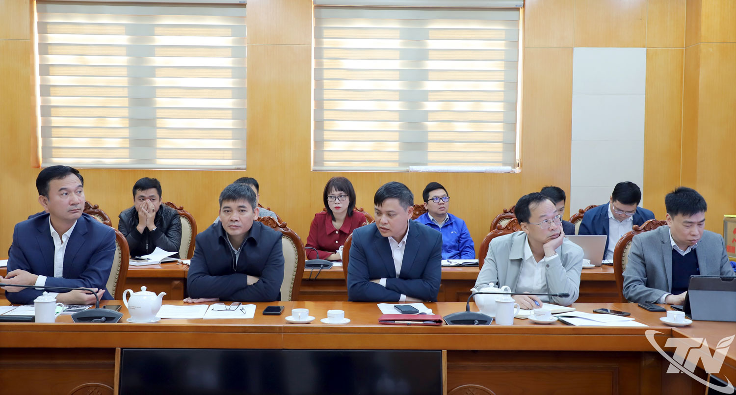 Đại diện các sở, ngành, đơn vị tham dự cuộc họp.