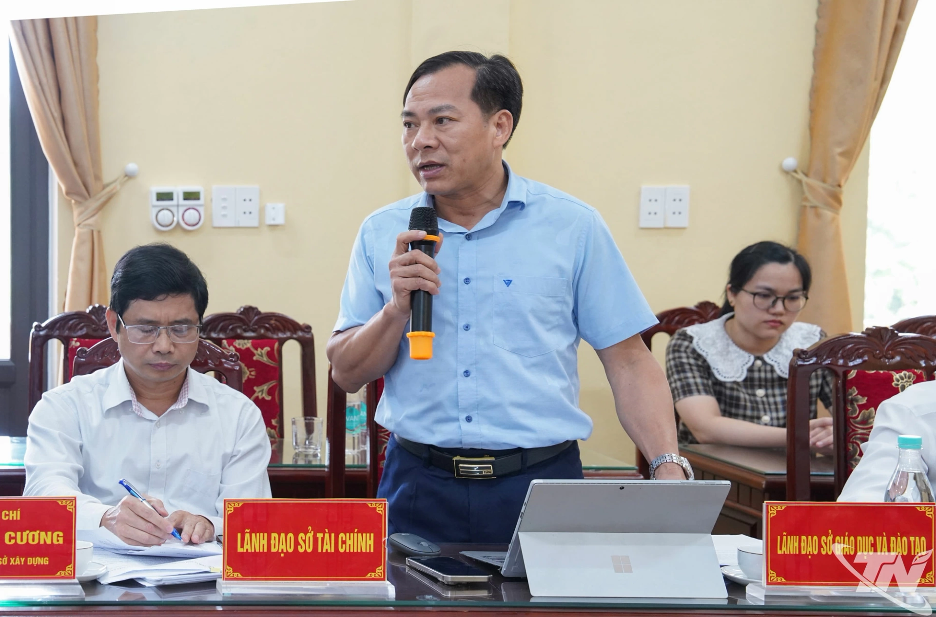 Lãnh đạo các sở, ngành phát biểu tại Hội nghị.