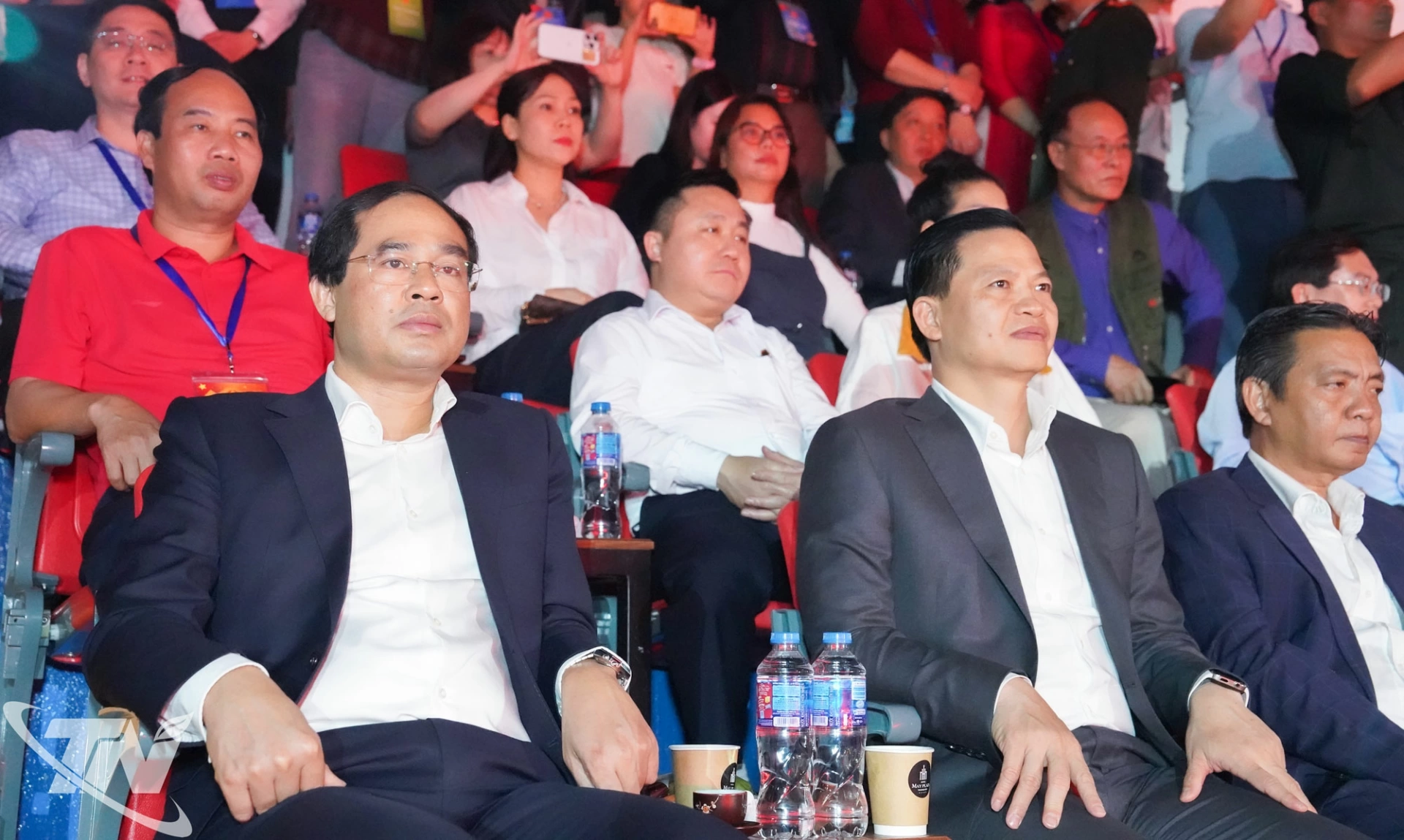 C&aacute;c đồng ch&iacute; l&atilde;nh đạo tỉnh Th&aacute;i Nguy&ecirc;n v&agrave; đại biểu dự Lễ khai mạc.