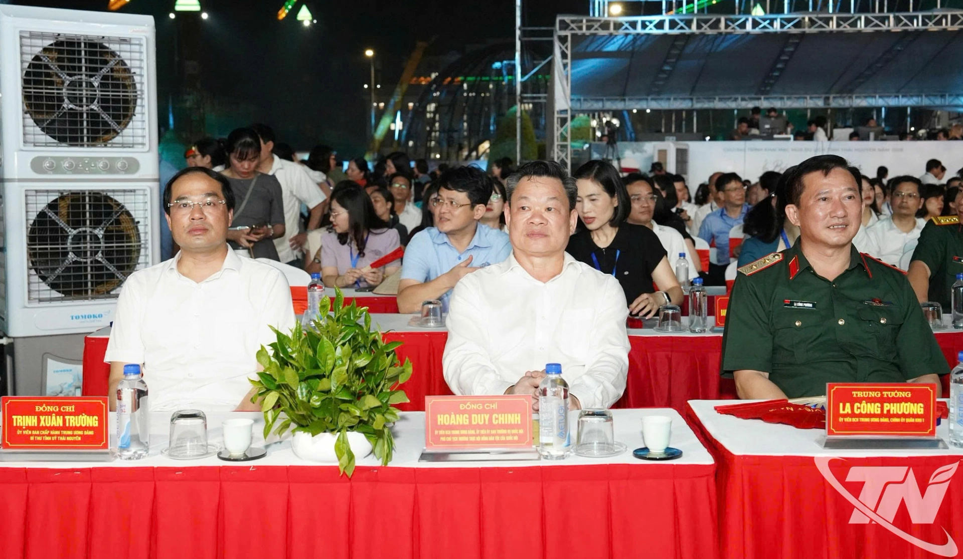 Đồng chí Bí thư Tỉnh ủy Thái Nguyên Trịnh Xuân Trường và các đại biểu dự Lễ khai mạc.