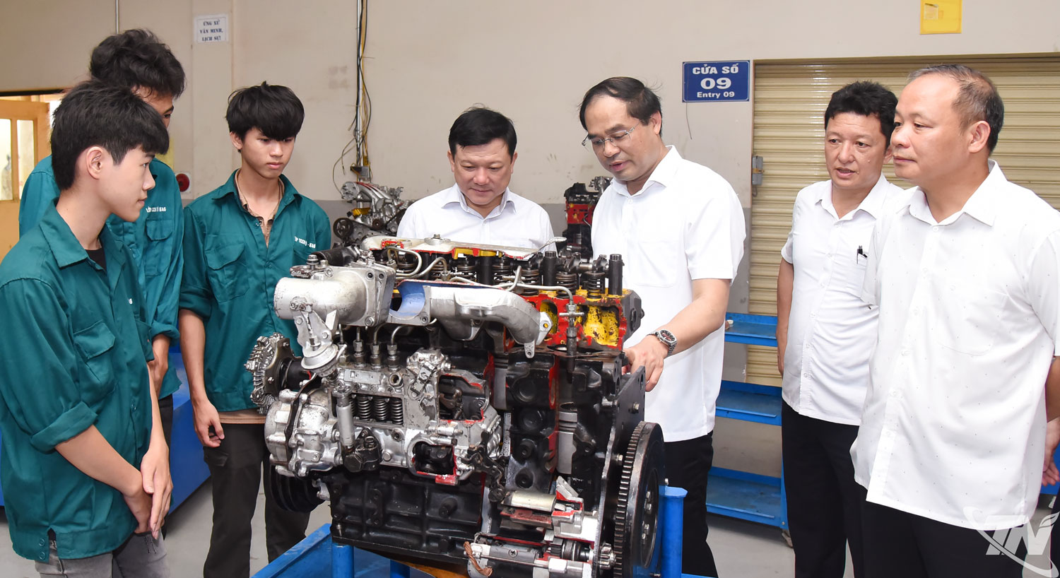 Đồng chí Bí thư Tỉnh ủy và Đoàn công tác nắm tình hình tại