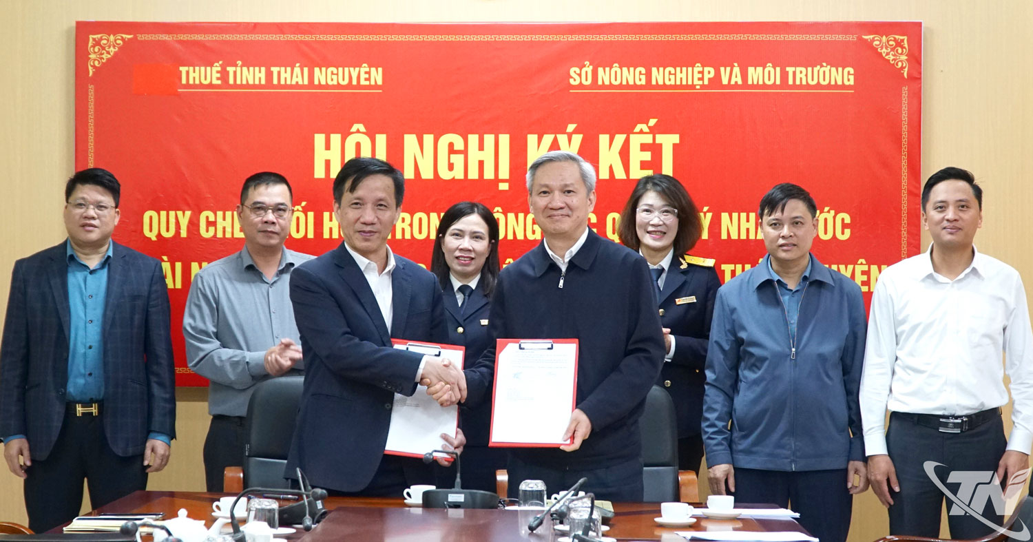 Lãnh đạo hai đơn vị ký kết quy chế phối hợp trong công tác quản lý nhà nước về tài nguyên khoáng sản