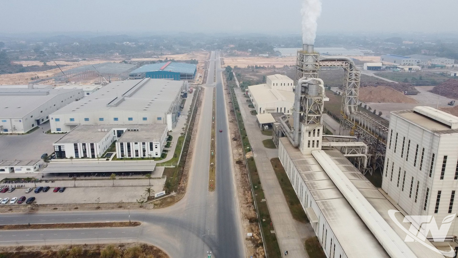 Một góc Khu công nghiệp Yên Bình.