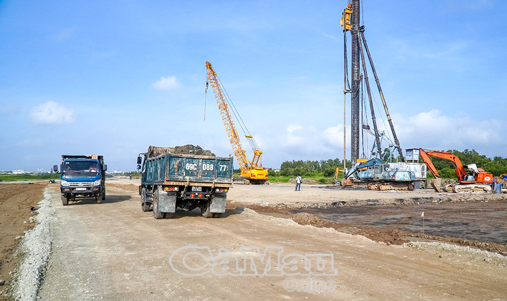 Dự &aacute;n mở rộng, n&acirc;ng cấp Cảng h&agrave;ng kh&ocirc;ng C&agrave; Mau đang được đẩy nhanh tiến độ.