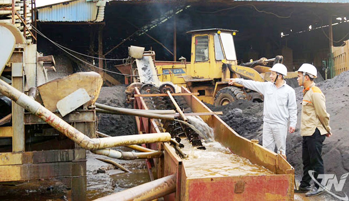 Khai thác, chế biến sâu quặng titan tại Công ty TNHH Xây dựng và Phát triển nông thôn Miền Núi.