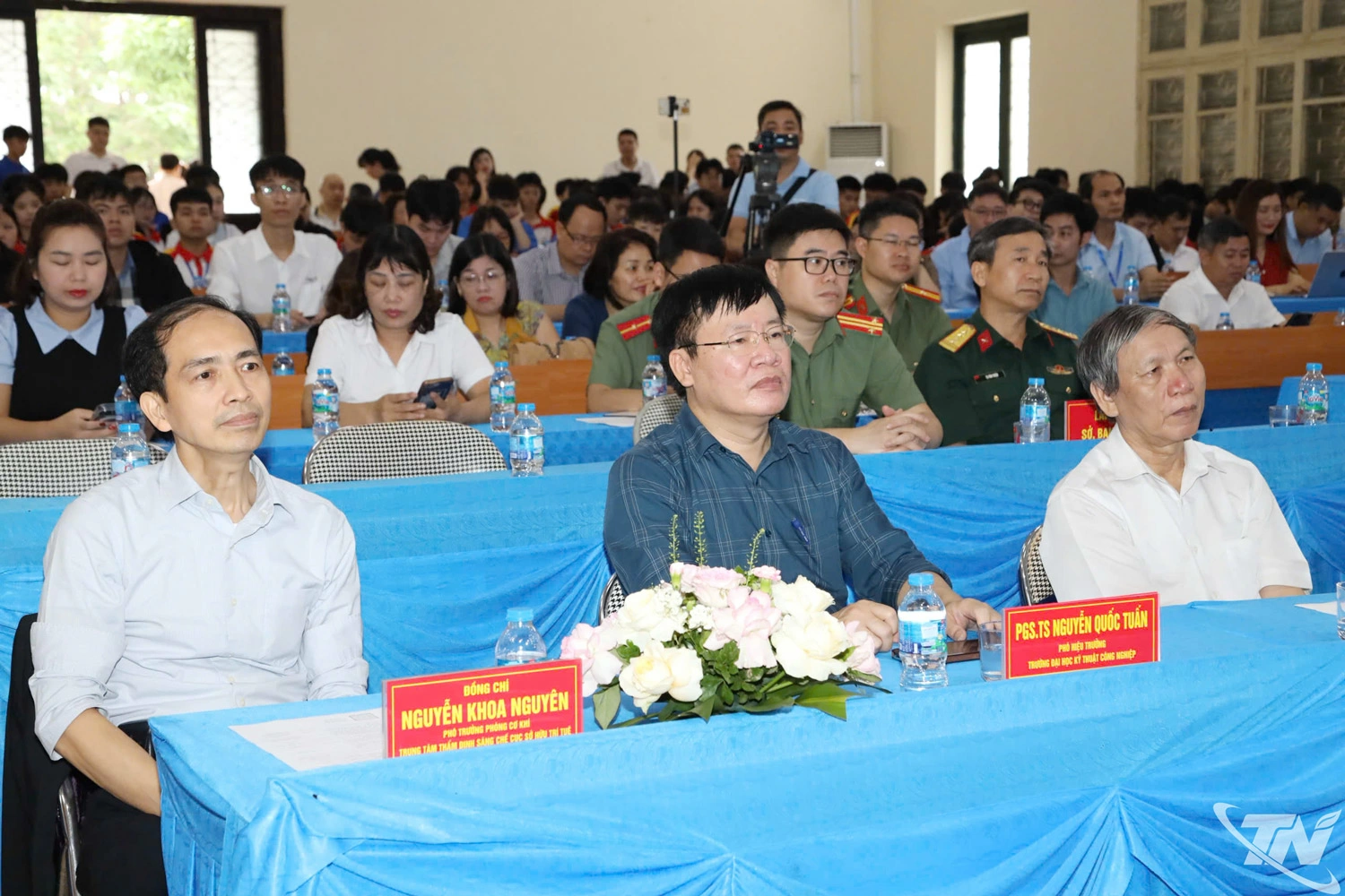 Các đại biểu tham dự Hội nghị.