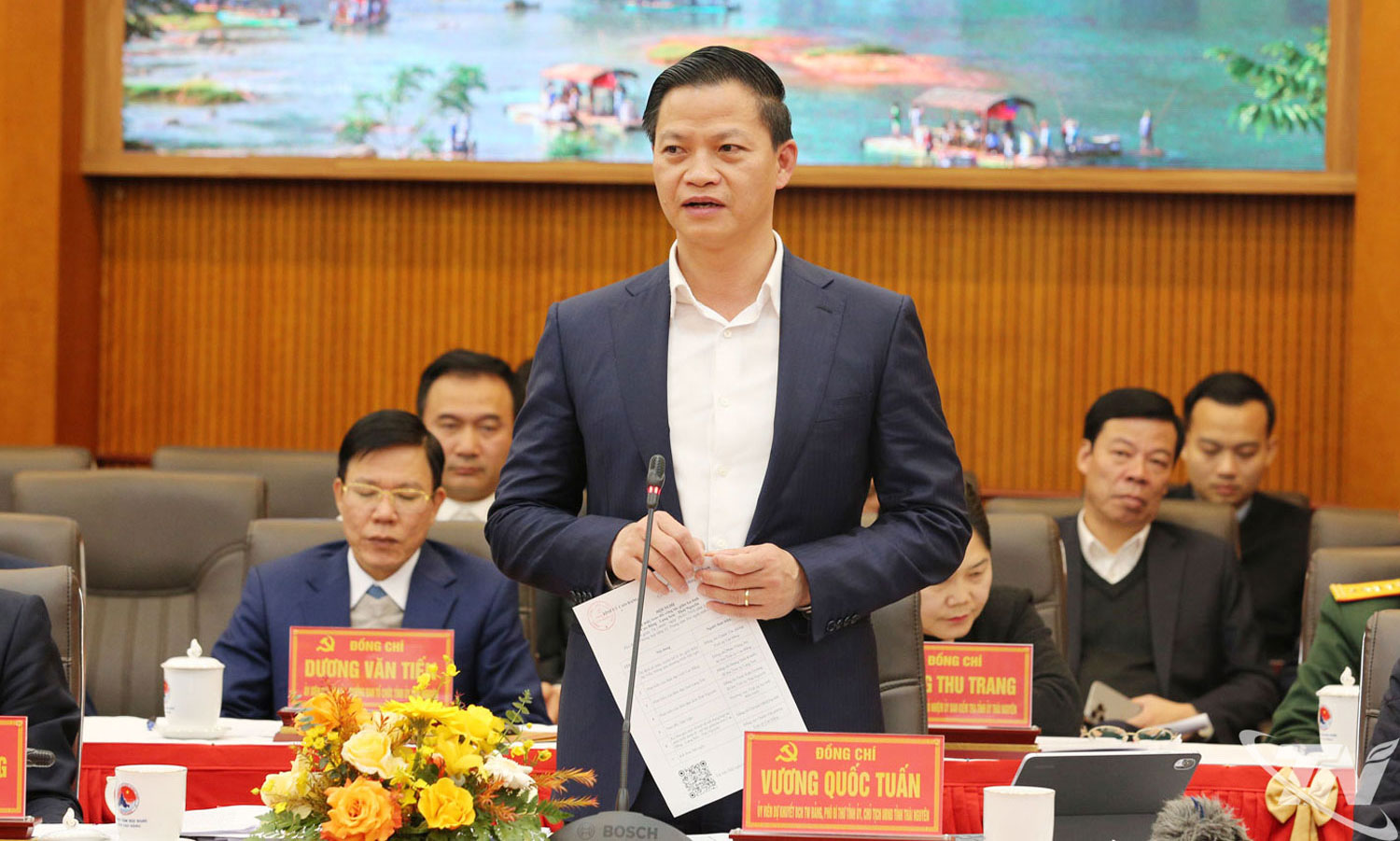 Đồng ch&iacute; Vương Quốc Tuấn, Ủy vi&ecirc;n dự khuyết Ban Chấp h&agrave;nh Trung ương Đảng, Ph&oacute; B&iacute; thư Tỉnh ủy, Chủ tịch UBND tỉnh Th&aacute;i Nguy&ecirc;n ph&aacute;t biểu tại Hội nghị.