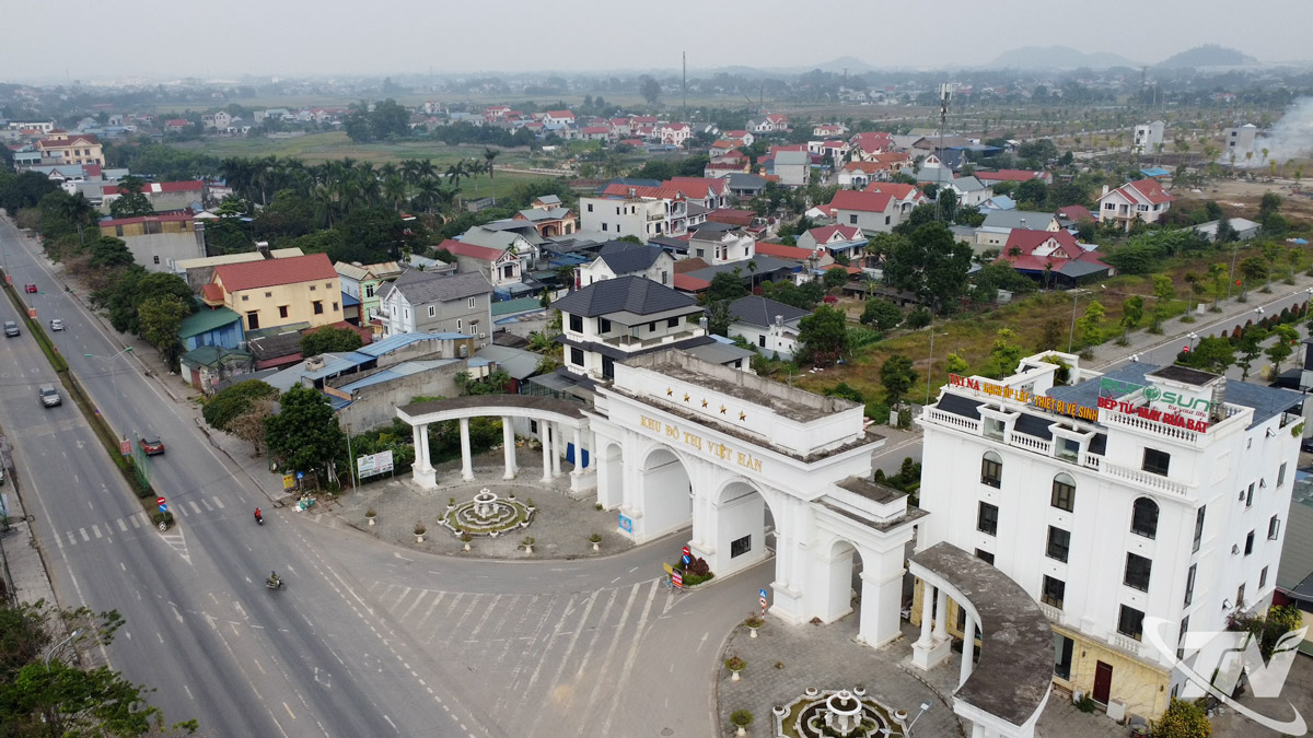 Đến nay, bộ m&aacute;y cơ bản đi v&agrave;o hoạt động ổn định, hiệu quả; c&aacute;c chỉ ti&ecirc;u kinh tế - x&atilde; hội chủ yếu đạt v&agrave; vượt kế hoạch.