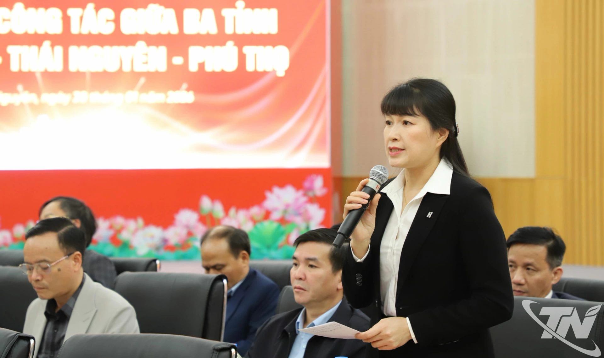 Lãnh đạo các sở, ngành của 3 tỉnh phát biểu.