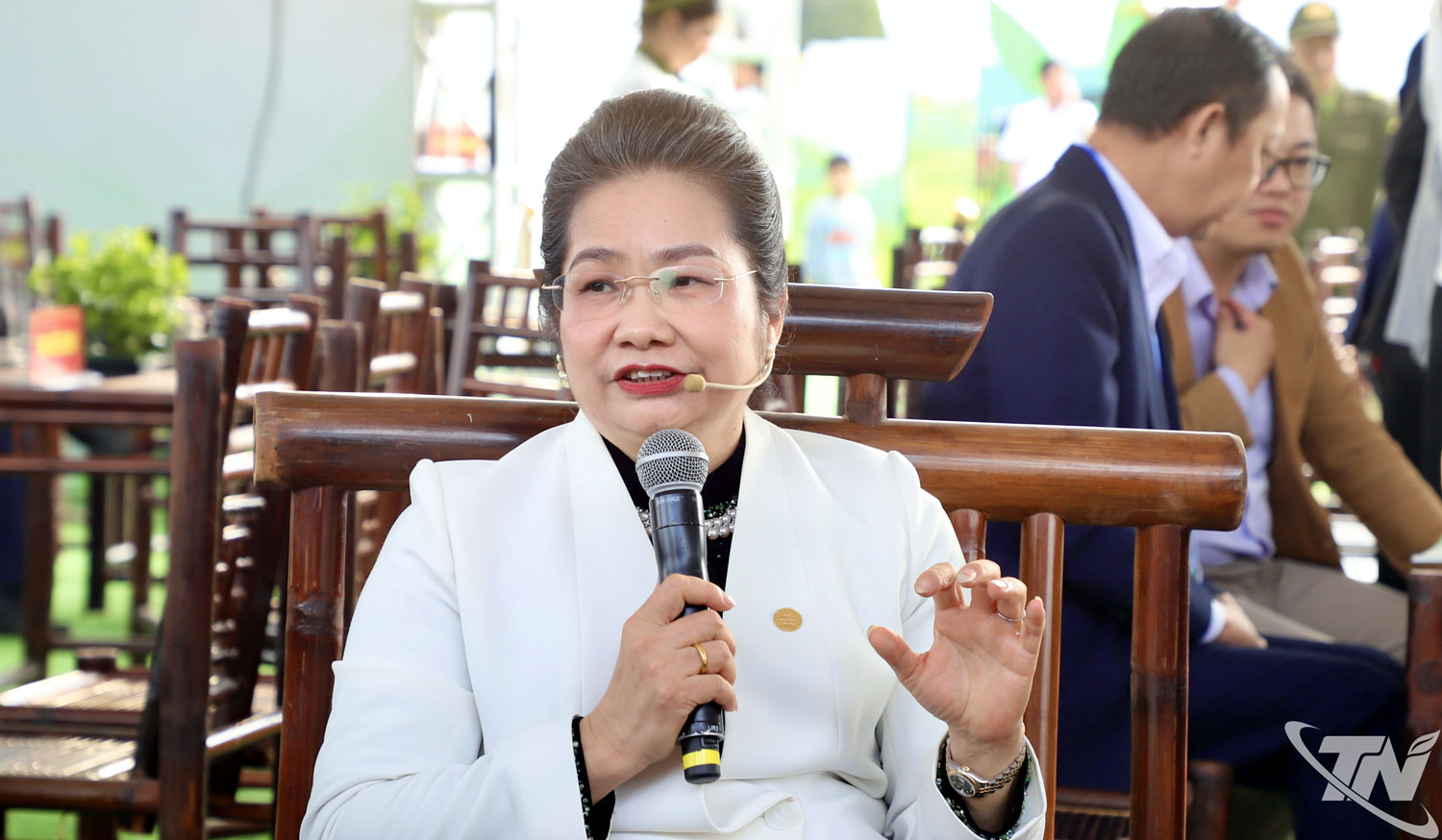 Tiến sĩ Nguyễn Thị Vinh, Ph&oacute; Chủ tịch Hội nữ doanh nh&acirc;n Việt Nam, Chủ tịch Hội Nữ Doanh nh&acirc;n tỉnh Th&aacute;i Nguy&ecirc;n, Chủ tịch HĐQT C&ocirc;ng ty CP Thương mại Th&aacute;i Hưng