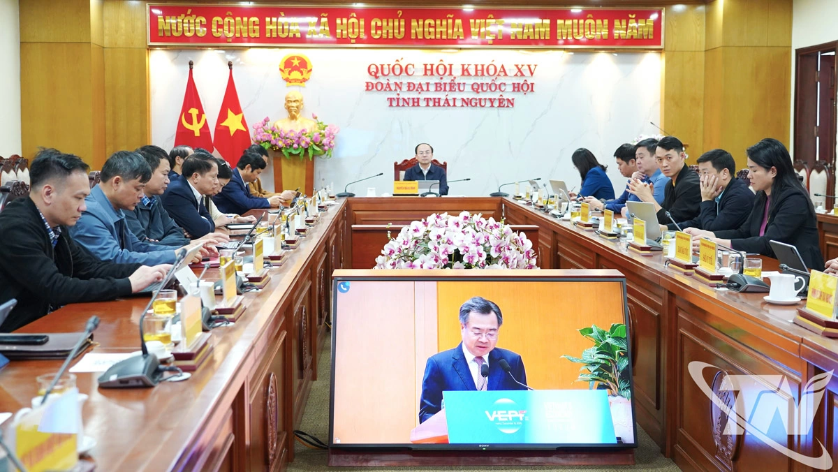 Các đại biểu dự Diễn đàn tại điểm cầu Thái Nguyên.