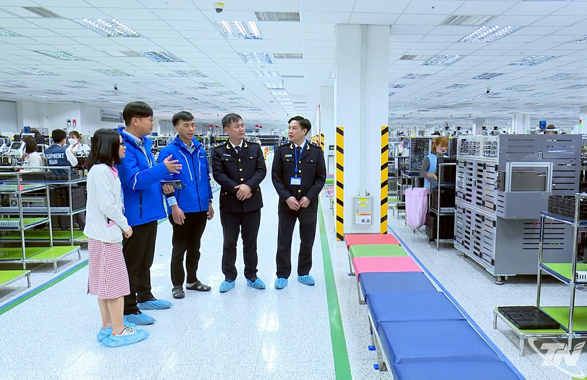 Tính đến ngày 15/11/2025, ngành Hải quan Thái Nguyên đã xử lý 282.420 hồ sơ, gồm 110.330 tờ khai xuất khẩu và 86.765 tờ khai nhập khẩu hàng hóa, với kim ngạch xuất nhập khẩu đạt 42,2 tỷ USD.