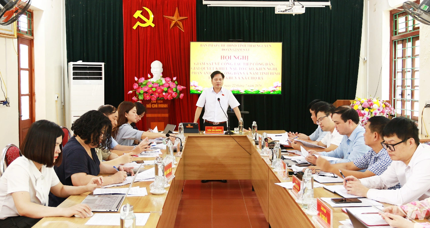 Quang cảnh buổi làm việc.