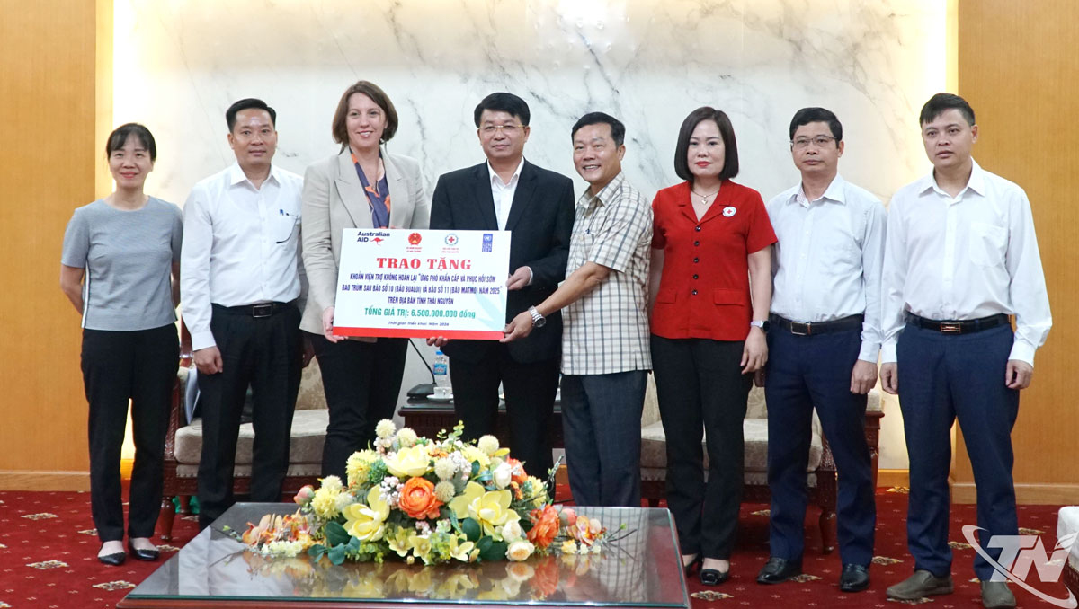 Đoàn công tác đã trao tặng khoản viện trợ không hoàn lại cho tỉnh Thái Nguyên
