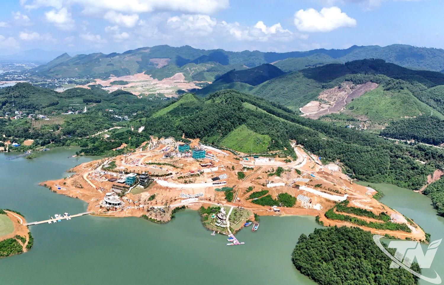 Dự &aacute;n Flamingo Majestic Island Resort - Khu nghỉ dưỡng 6 sao quốc tế đầu ti&ecirc;n ở miền Bắc - được Tập đo&agrave;n Flamingo triển khai tại Khu du lịch hồ N&uacute;i Cốc, đ&aacute;nh dấu bước tiến quan trọng trong chiến lược ph&aacute;t triển hệ sinh th&aacute;i nghỉ dưỡng cao cấp tr&ecirc;n địa b&agrave;n tỉnh.