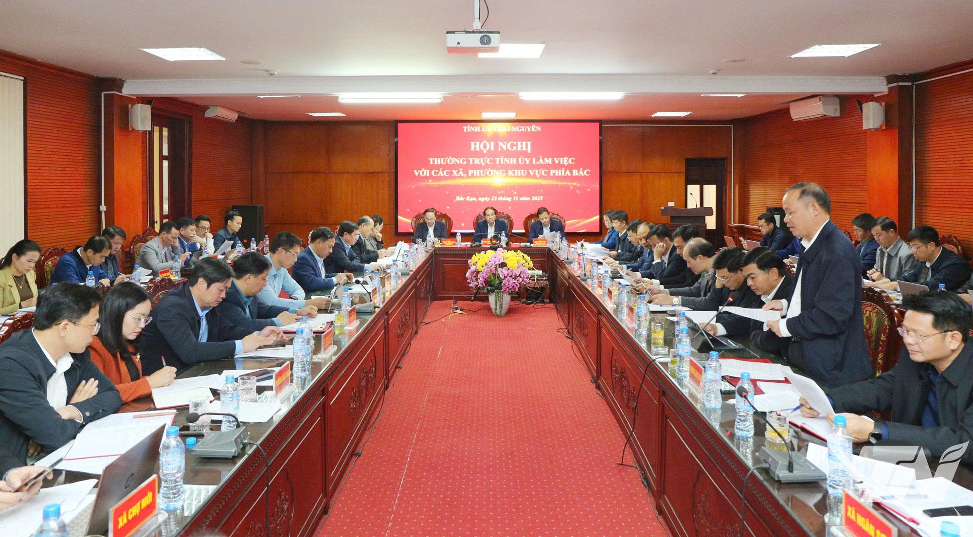 Quang cảnh buổi làm việc.