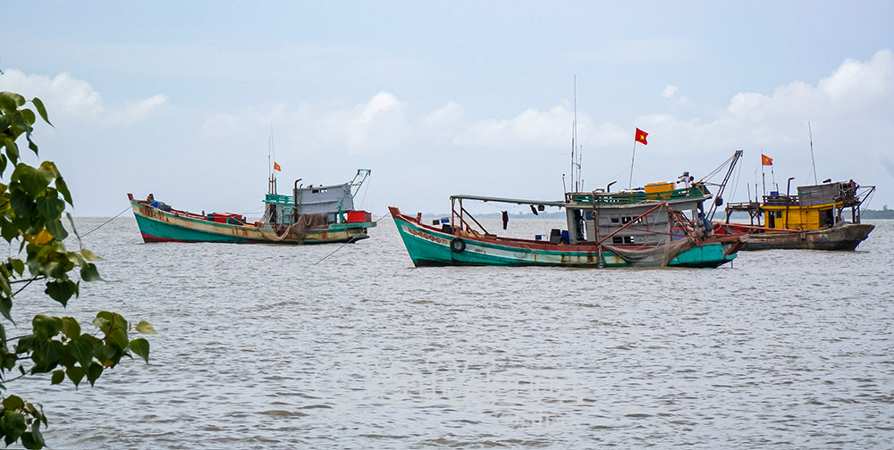 Các tàu cá trong tổ, đội đoàn kết tại xã Ðá Bạc sẵn sàng hỗ trợ nhau khai thác và ứng phó với thiên tai.