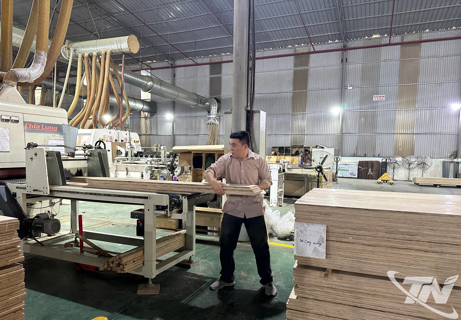 Các cấp, ngành chức năng tiếp tục hoàn thiện cơ chế, chính sách hỗ trợ các doanh nghiệp đổi mới công nghệ, sử dụng năng lượng hiệu quả, tiết kiệm.