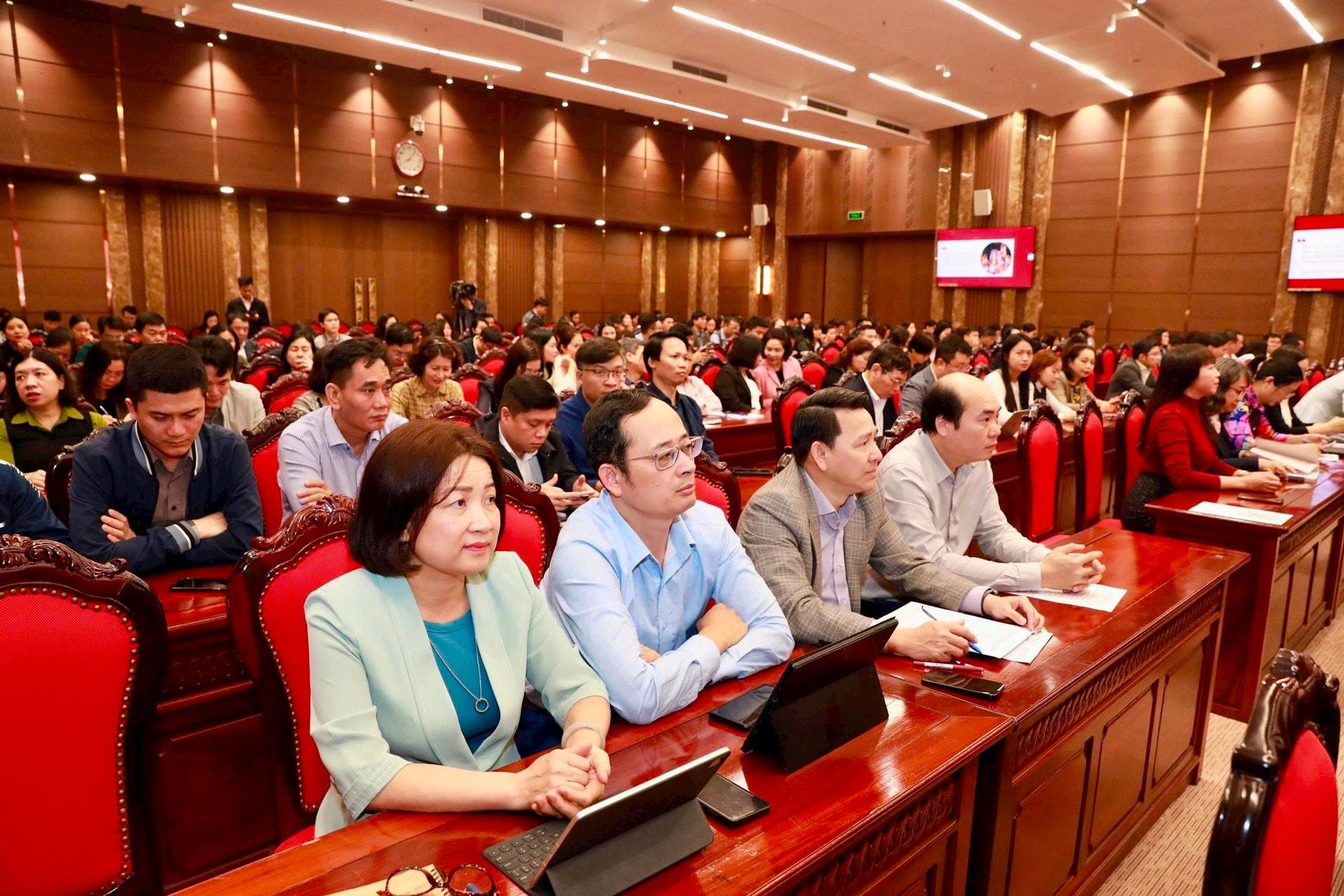 Các đại biểu tham dự hội nghị tại điểm cầu Thành ủy Hà Nội. Ảnh: Viết Thành