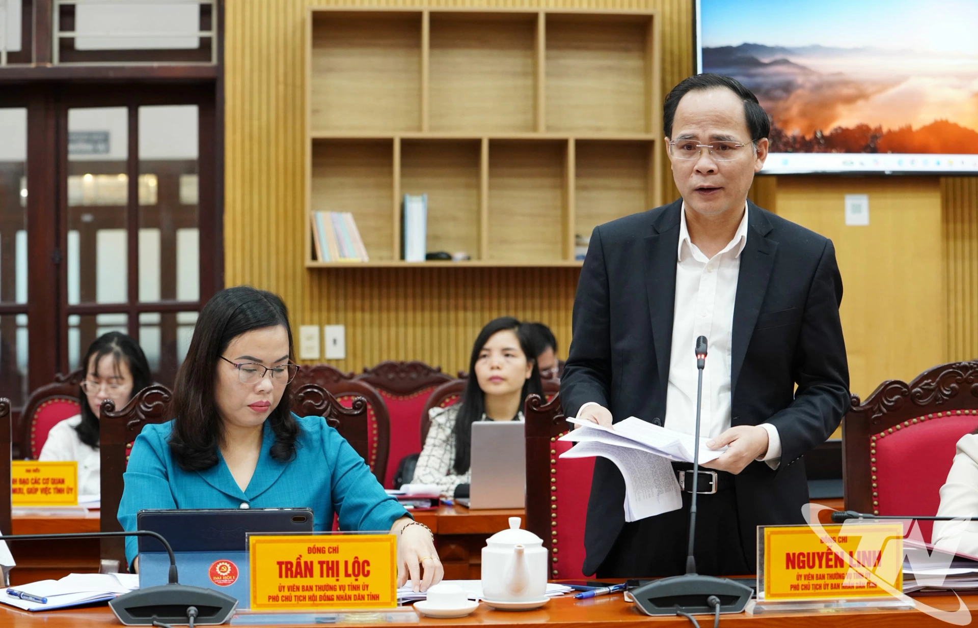 Lãnh đạo UBND tỉnh báo cáo kết quả thực hiện 20 đề án trọng tâm của Ban Chấp hành Đảng bộ tỉnh giai đoạn 2026-2030.